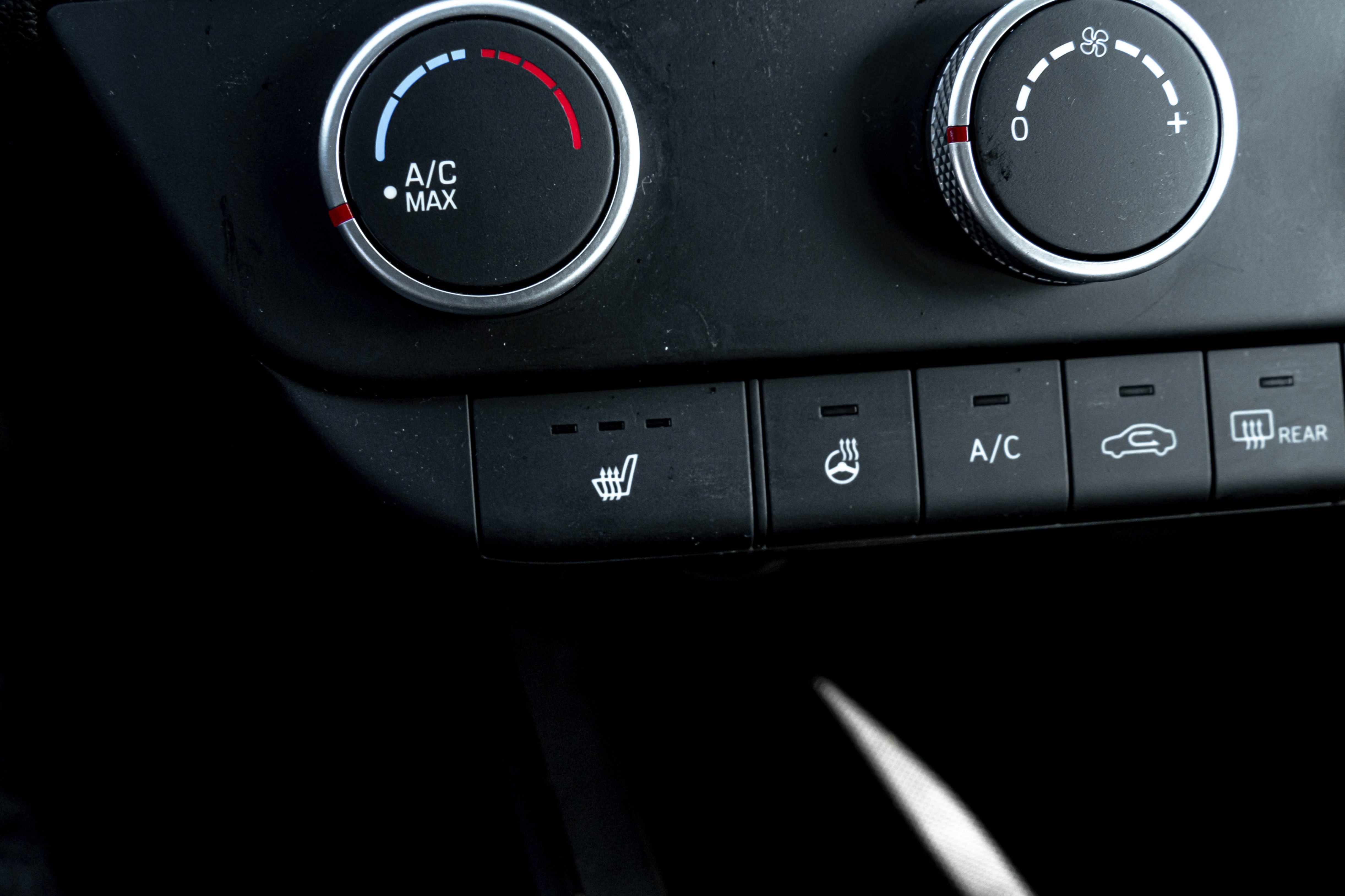 /ontarioqualitymotorsetobicoke/2023-Hyundai-Elantra-6935603769206982.jpg