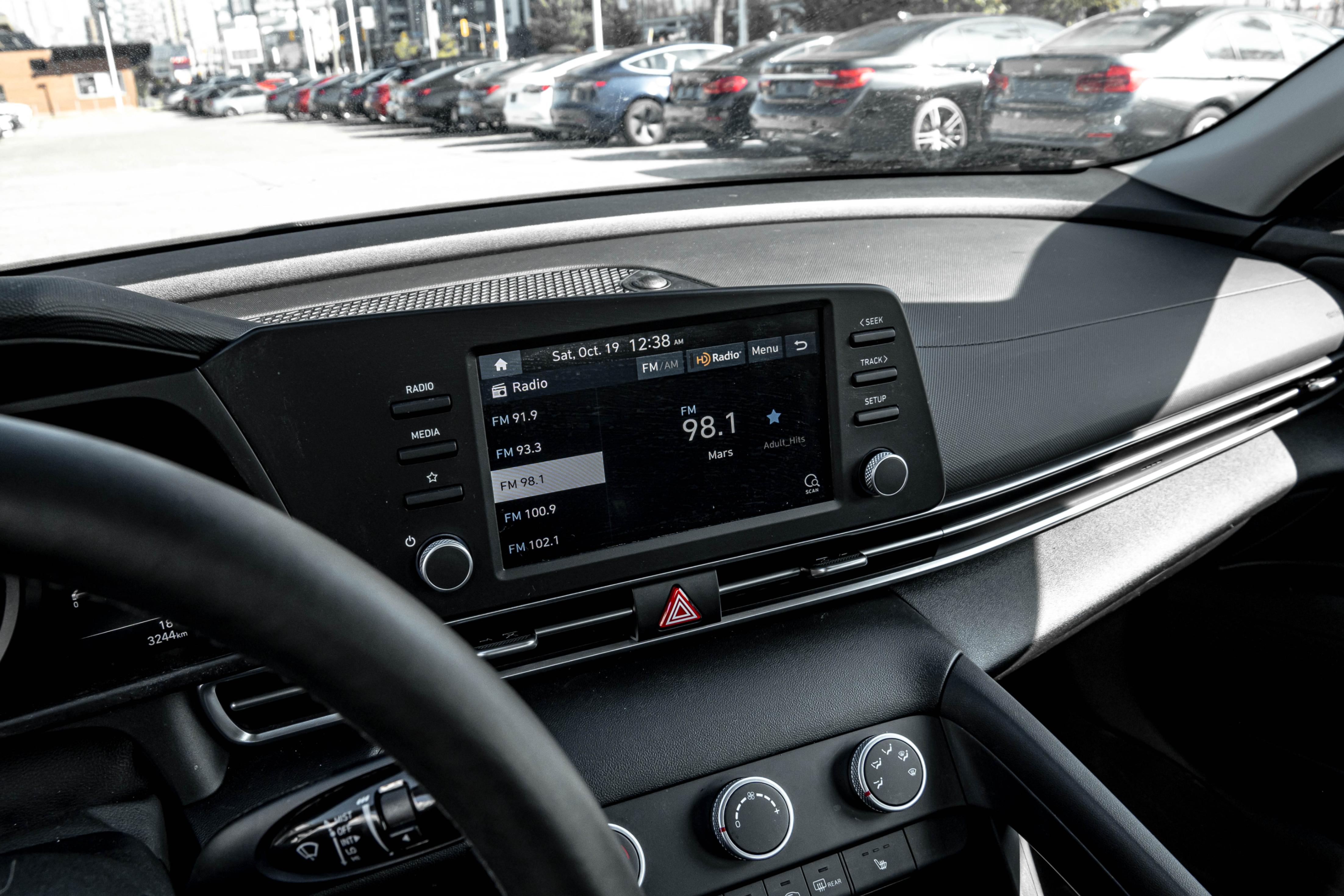/ontarioqualitymotorsetobicoke/2023-Hyundai-Elantra-9931619021197085.jpg