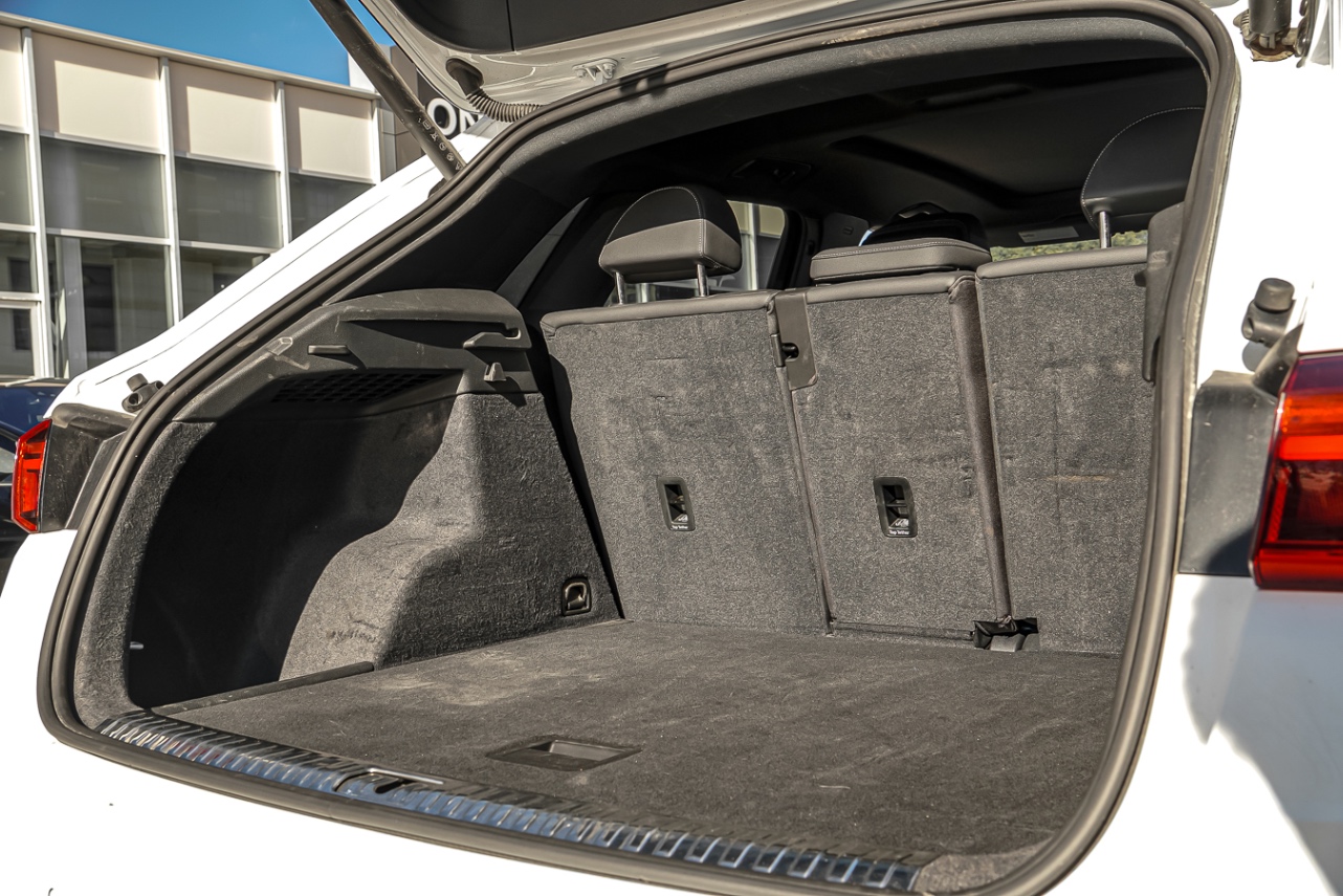 /ontarioqualitymotorsetobicoke/2024-Audi-Q3-1542646616512362.jpg