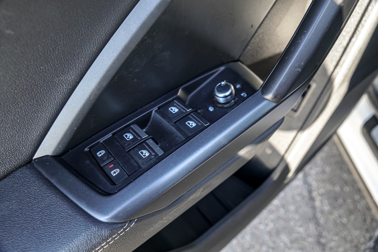 /ontarioqualitymotorsetobicoke/2024-Audi-Q3-6723216483850292.jpg