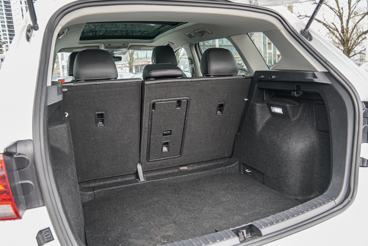 /ontarioqualitymotorsetobicoke/2024-Volkswagen-Taos-4817484062697073.jpg
