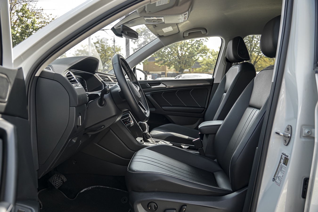 /ontarioqualitymotorsetobicoke/2024-Volkswagen-Tiguan-5157473261723069.jpg