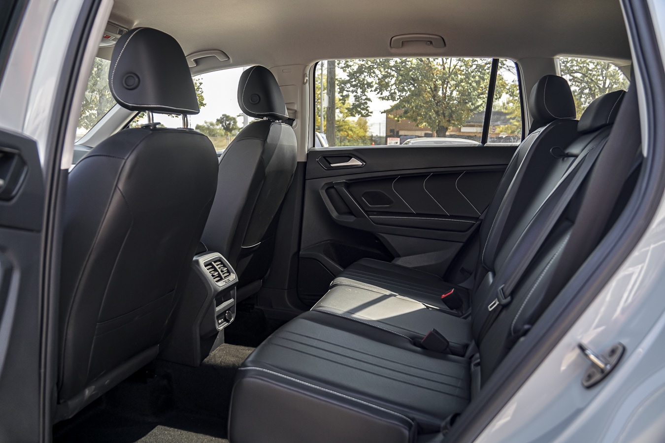 /ontarioqualitymotorsetobicoke/2024-Volkswagen-Tiguan-630165771244175.jpg