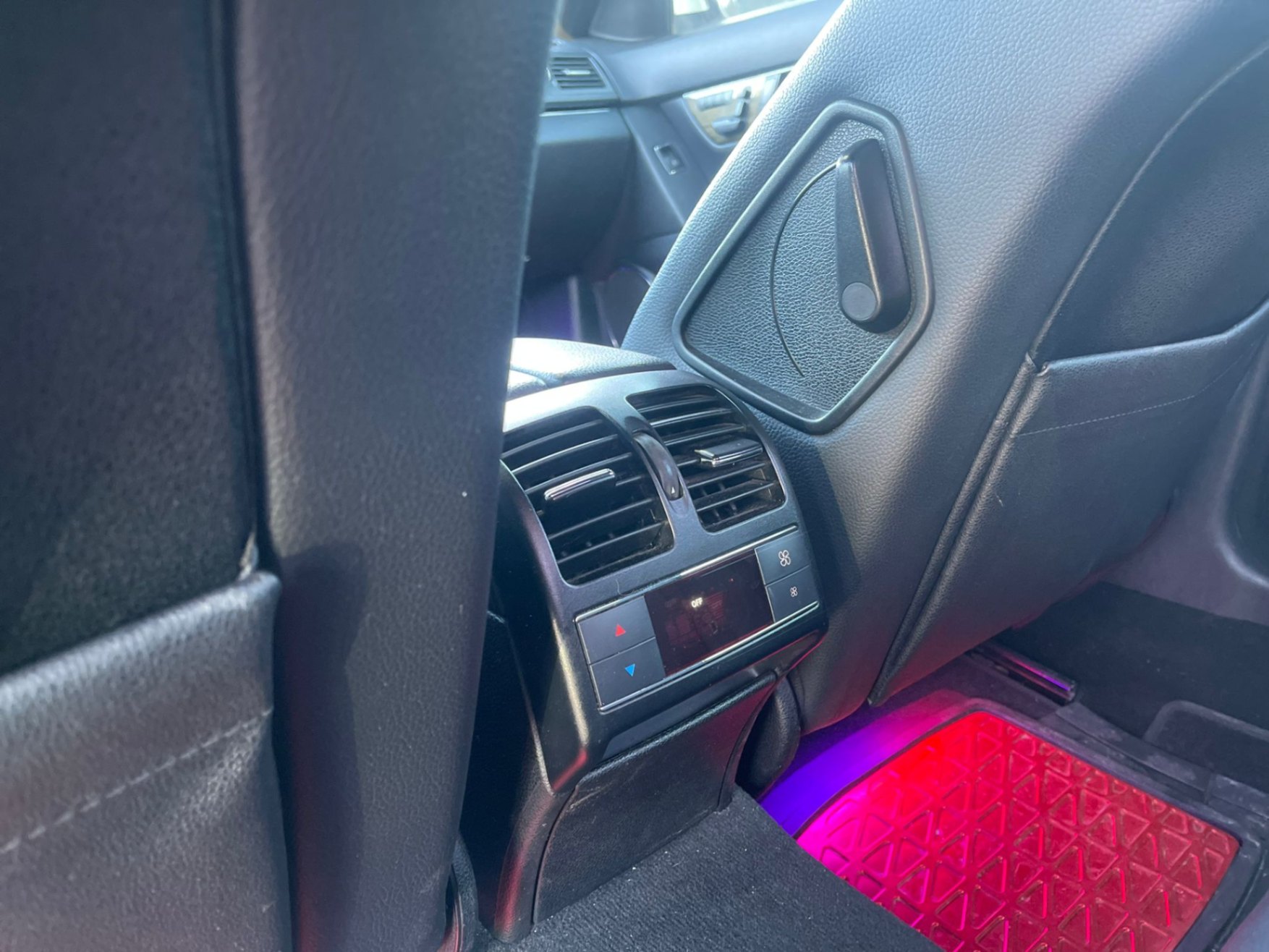 /ontarioqualitymotorsltd/2009-Mercedes-Benz-C-Class-47236156446473343.jpg