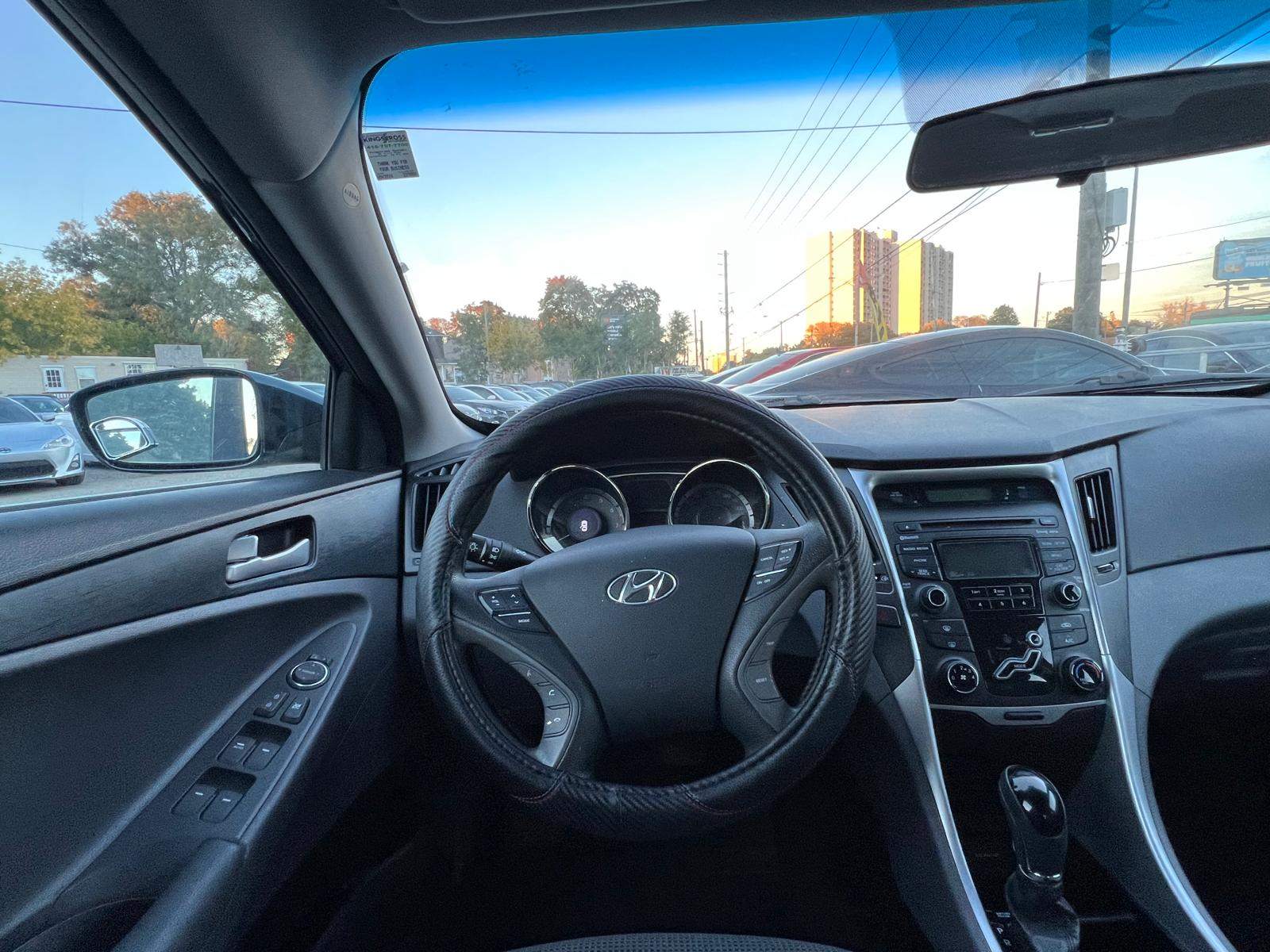 /ontarioqualitymotorsltd/2013-Hyundai-Sonata-05874649194195203.jpg