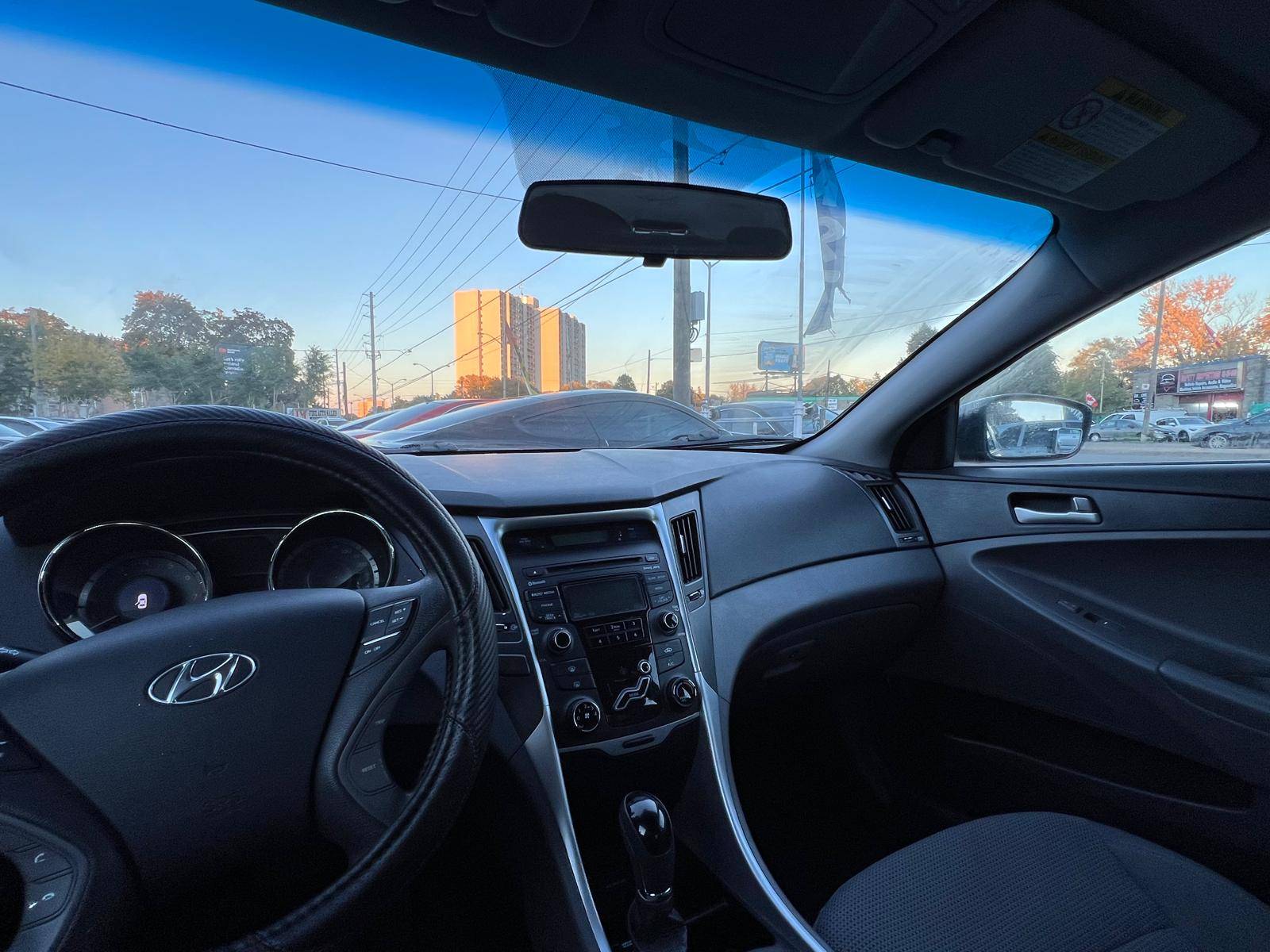 /ontarioqualitymotorsltd/2013-Hyundai-Sonata-24134132993752022.jpg