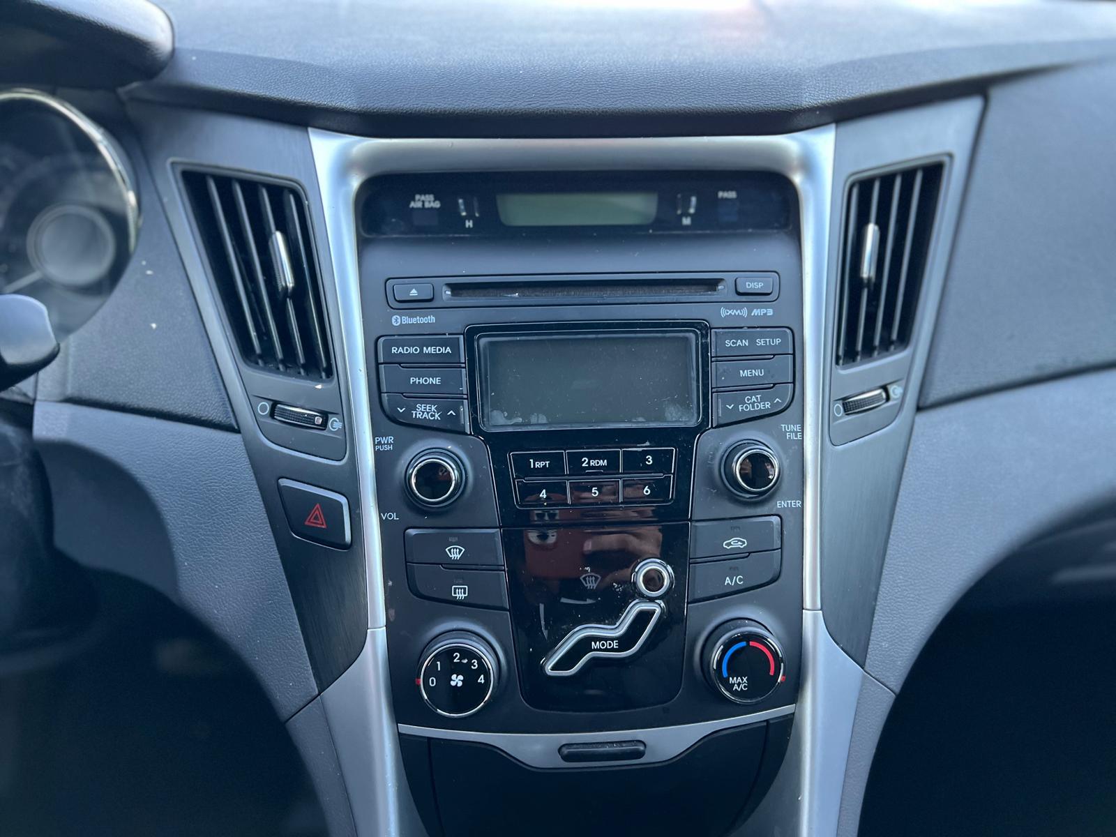 /ontarioqualitymotorsltd/2013-Hyundai-Sonata-3720301444917482.jpg