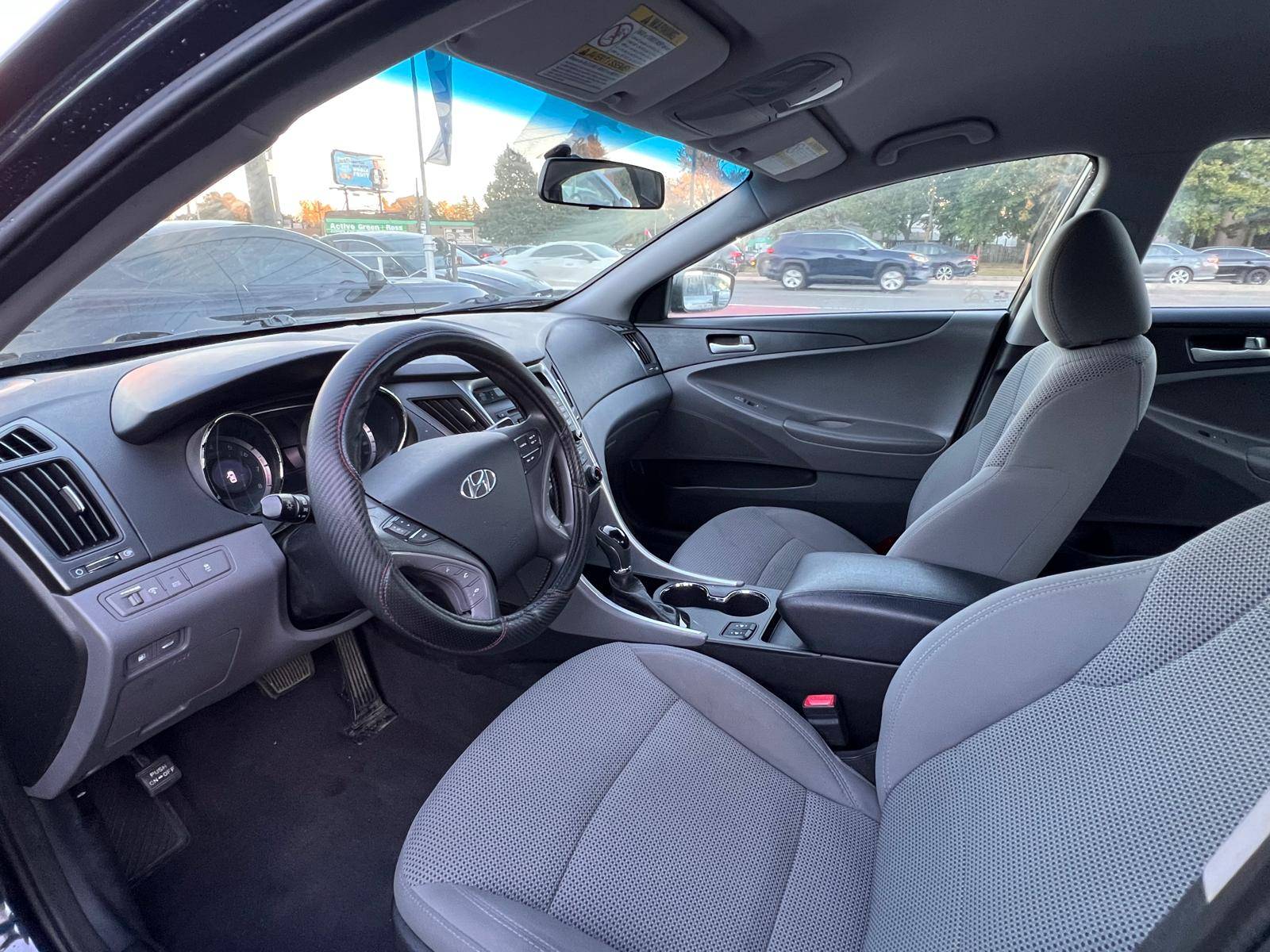/ontarioqualitymotorsltd/2013-Hyundai-Sonata-4715625987926588.jpg
