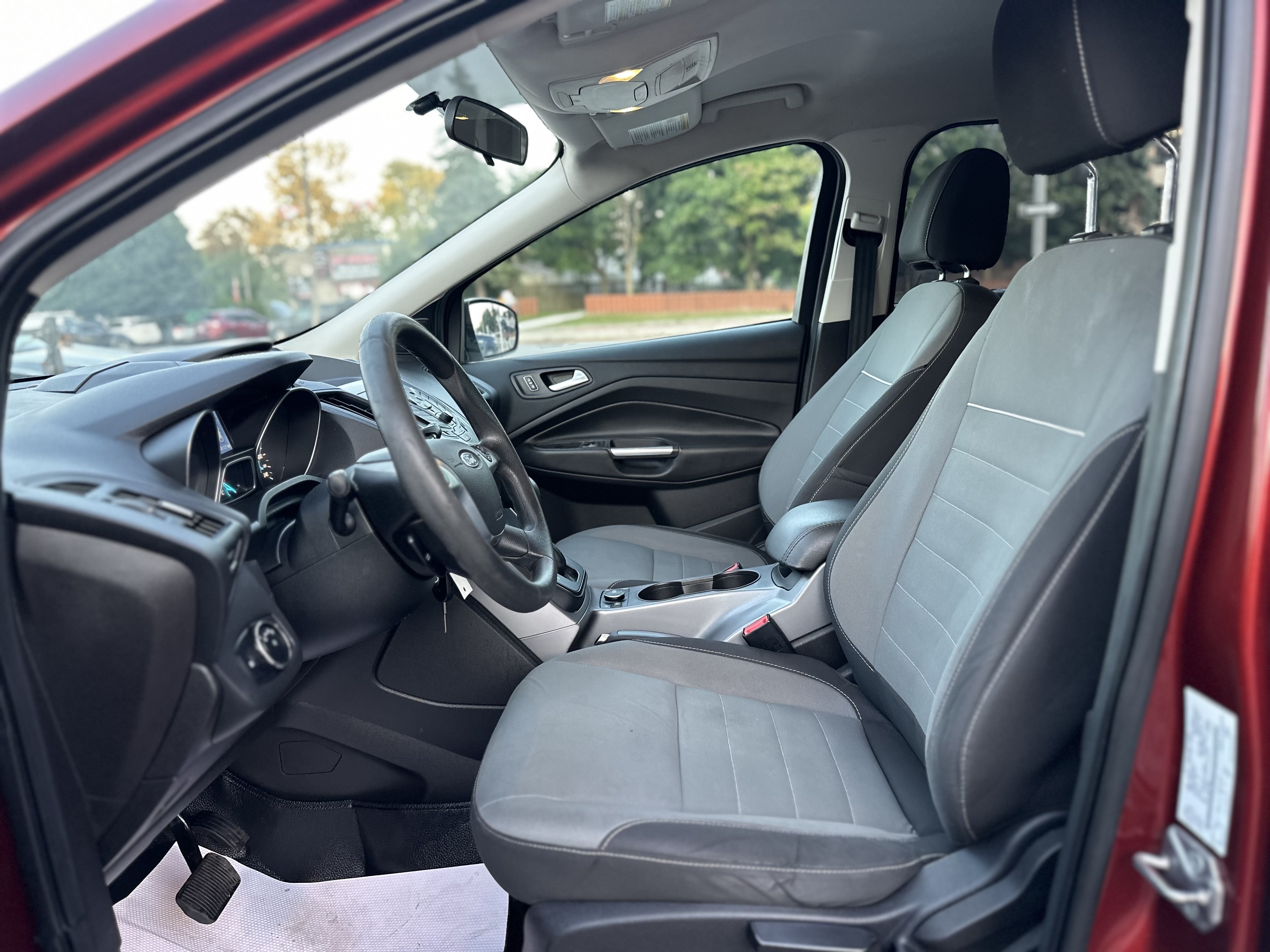 /ontarioqualitymotorsltd/2015-Ford-Escape-2452204240370719.jpg