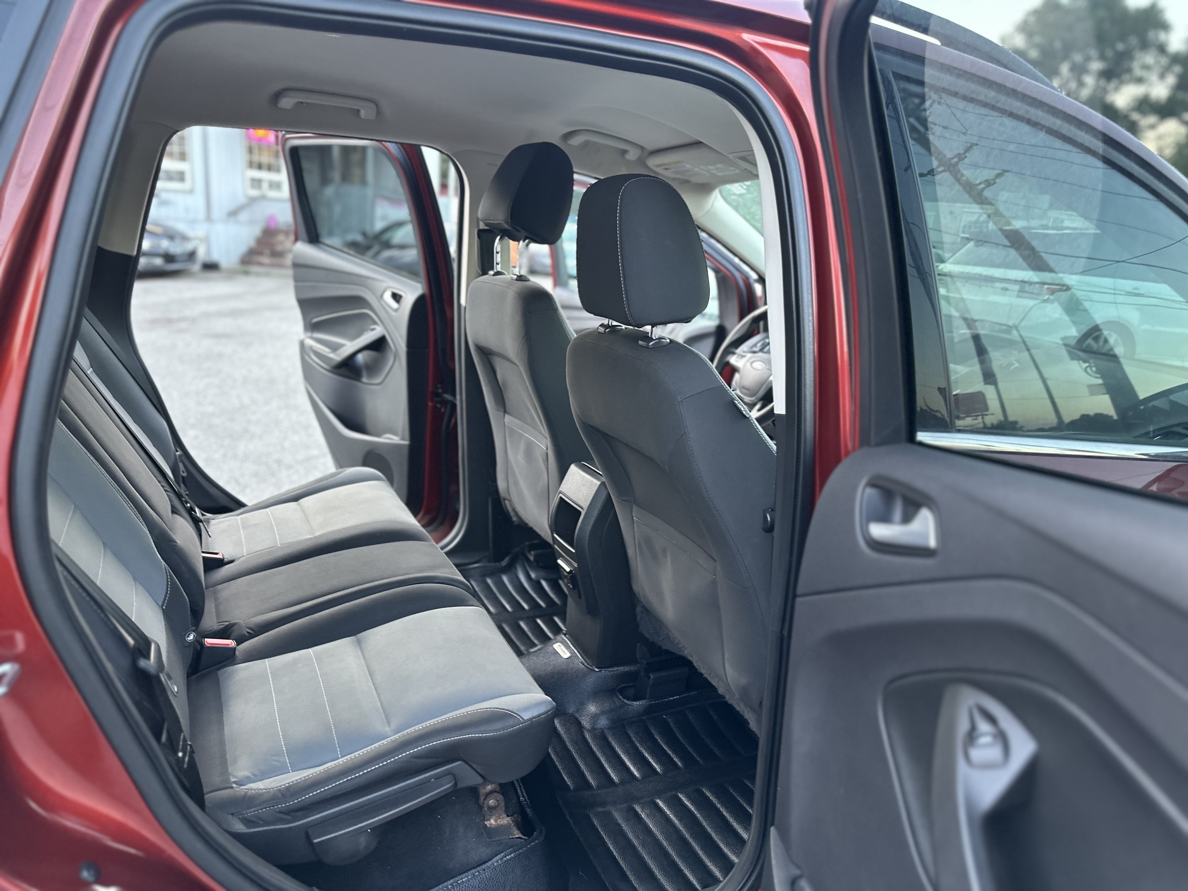 /ontarioqualitymotorsltd/2015-Ford-Escape-904060394750803.jpg