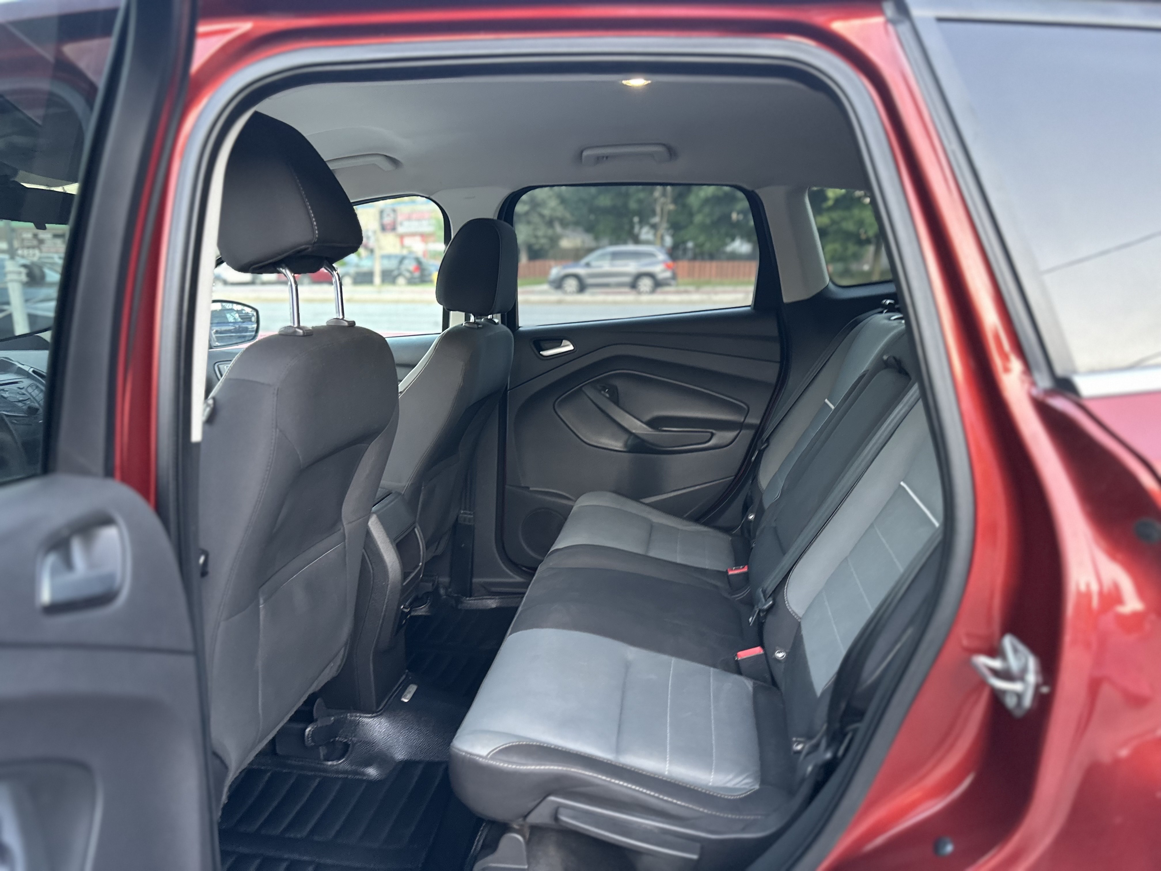 /ontarioqualitymotorsltd/2015-Ford-Escape-9419598776684477.jpg