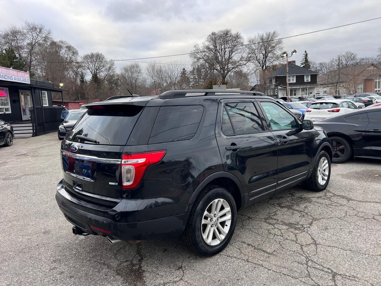 /ontarioqualitymotorsltd/2015-Ford-Explorer-21403449275582442.jpg