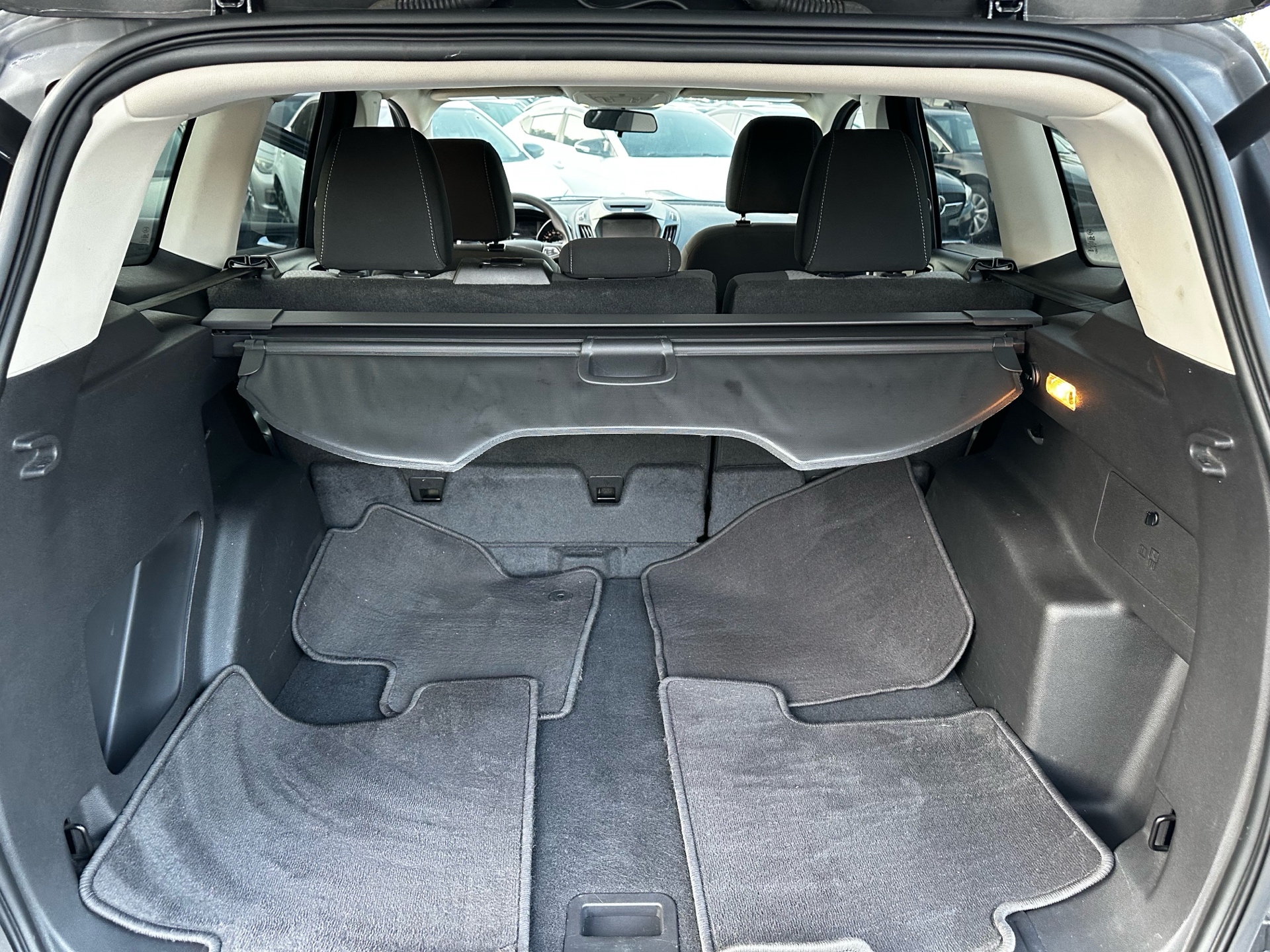 /ontarioqualitymotorsltd/2017-Ford-Escape-1575768783200937.jpg