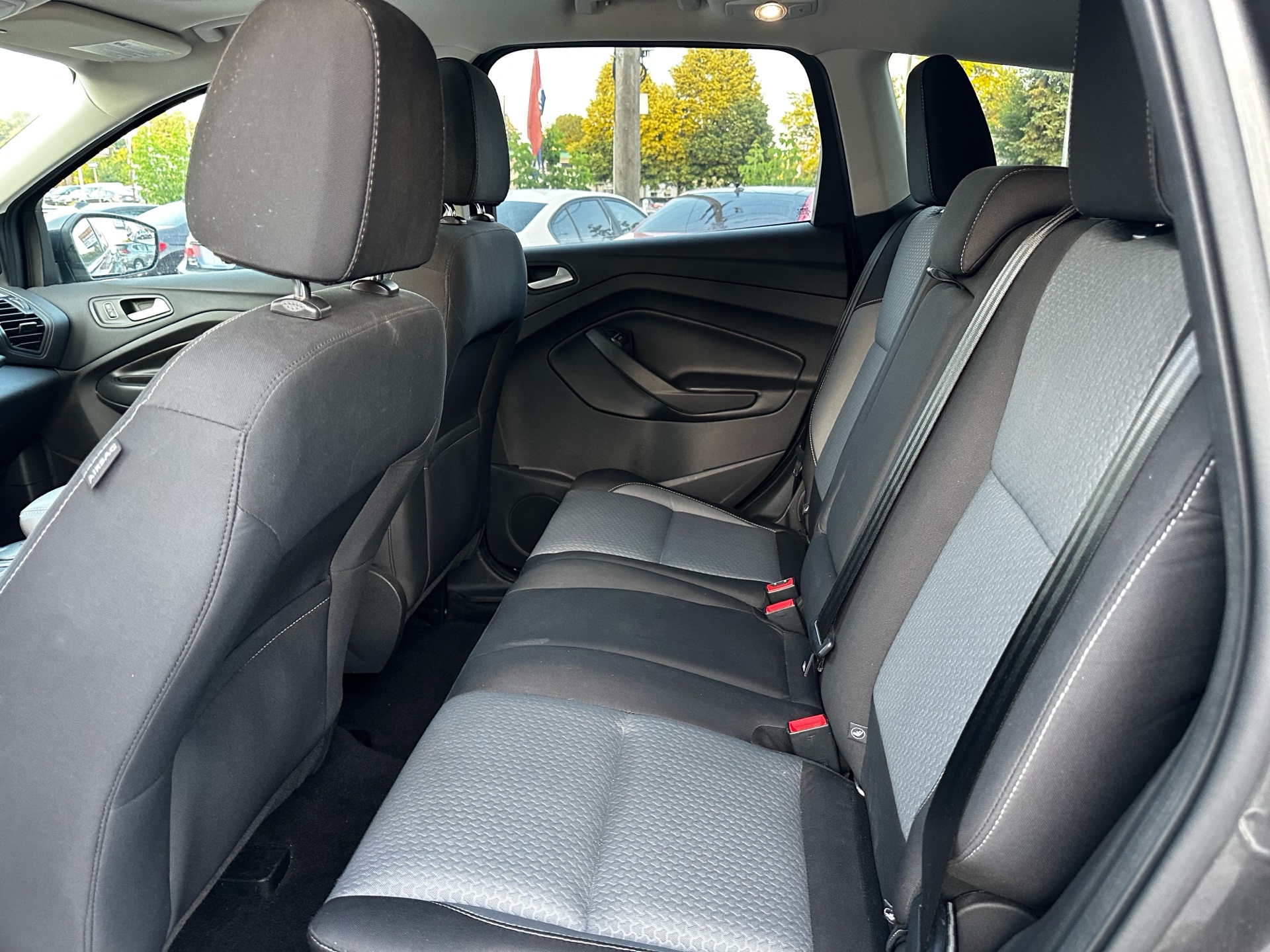 /ontarioqualitymotorsltd/2017-Ford-Escape-2690341758669954.jpg