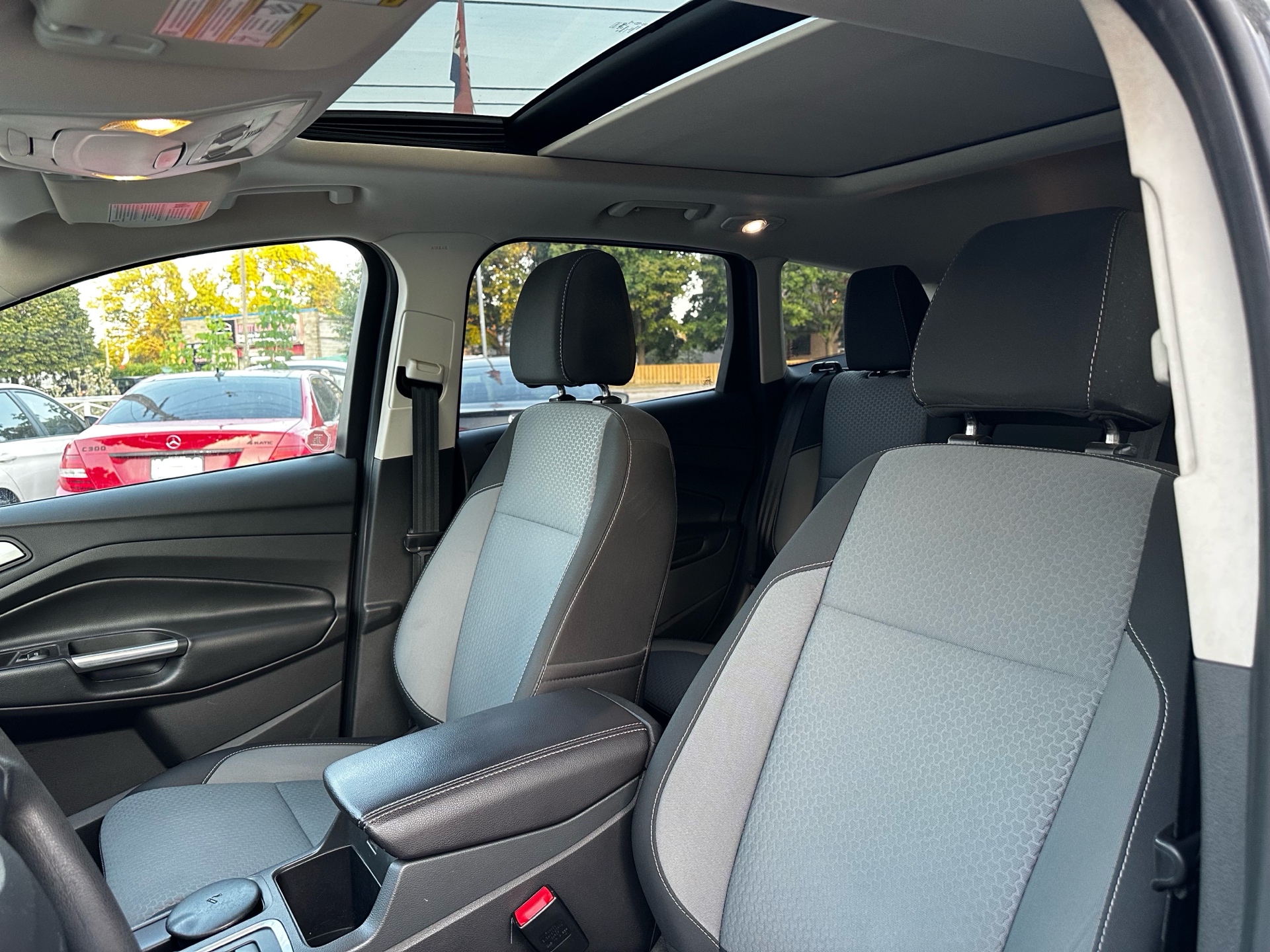 /ontarioqualitymotorsltd/2017-Ford-Escape-6751414650870451.jpg
