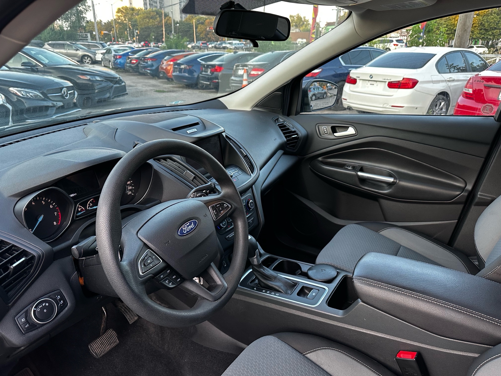 /ontarioqualitymotorsltd/2017-Ford-Escape-833559999647596.jpg