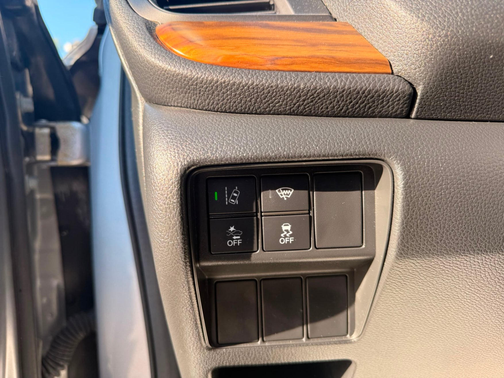 /ontarioqualitymotorsltd/2017-Honda-CR-V-7877150237139428.jpg