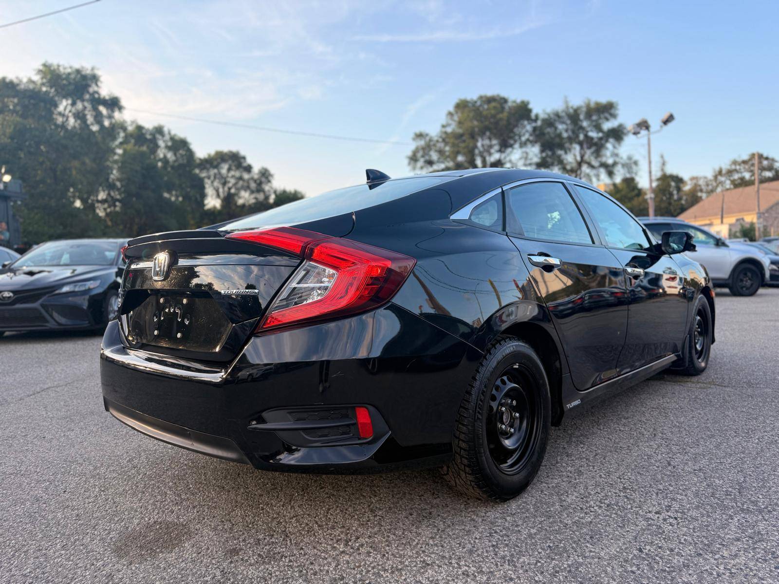 /ontarioqualitymotorsltd/2017-Honda-Civic-7085470845480761.jpg