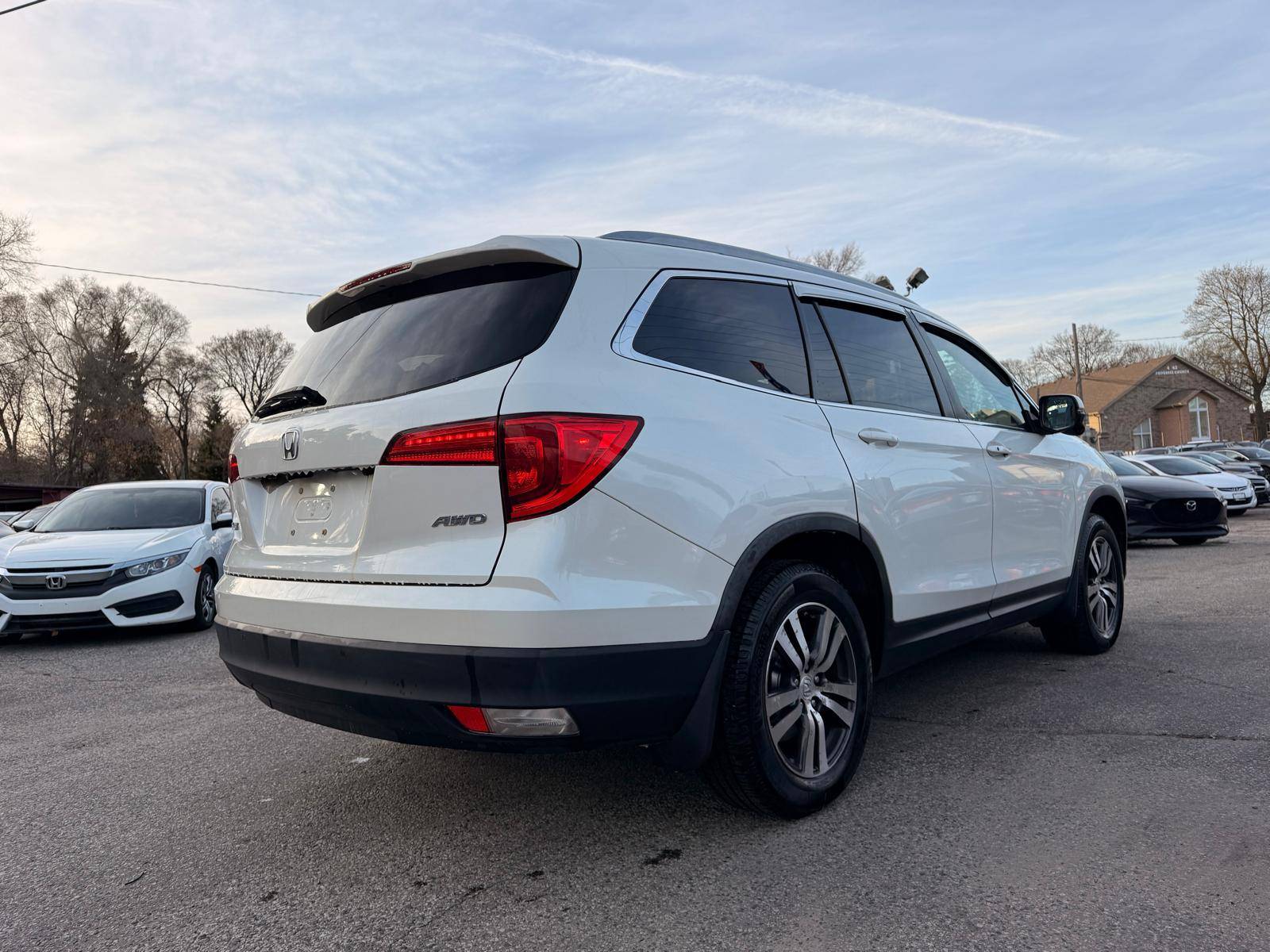 /ontarioqualitymotorsltd/2017-Honda-Pilot-3464250877939401.jpg