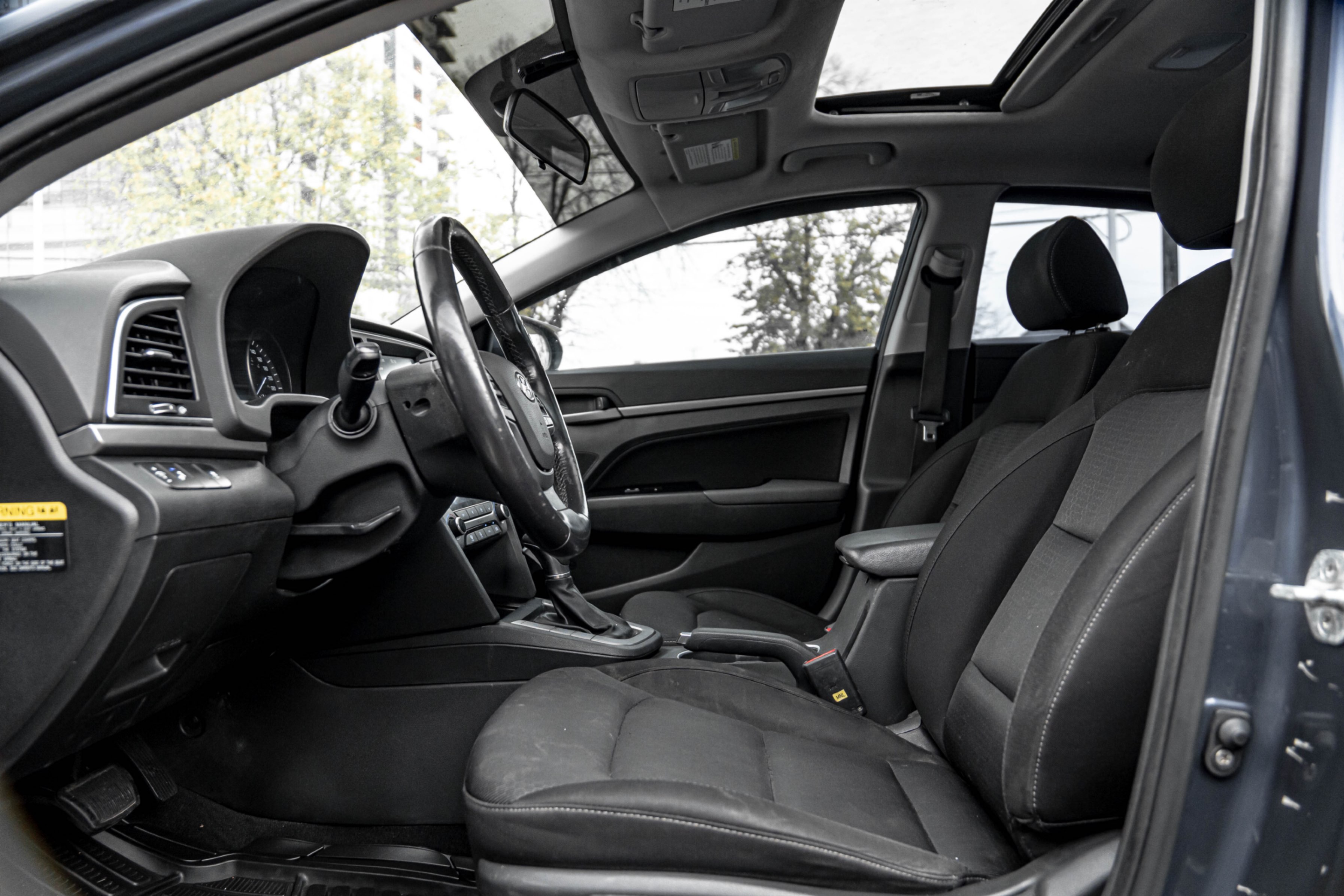 /ontarioqualitymotorsltd/2017-Hyundai-Elantra-32553745871089657.jpg