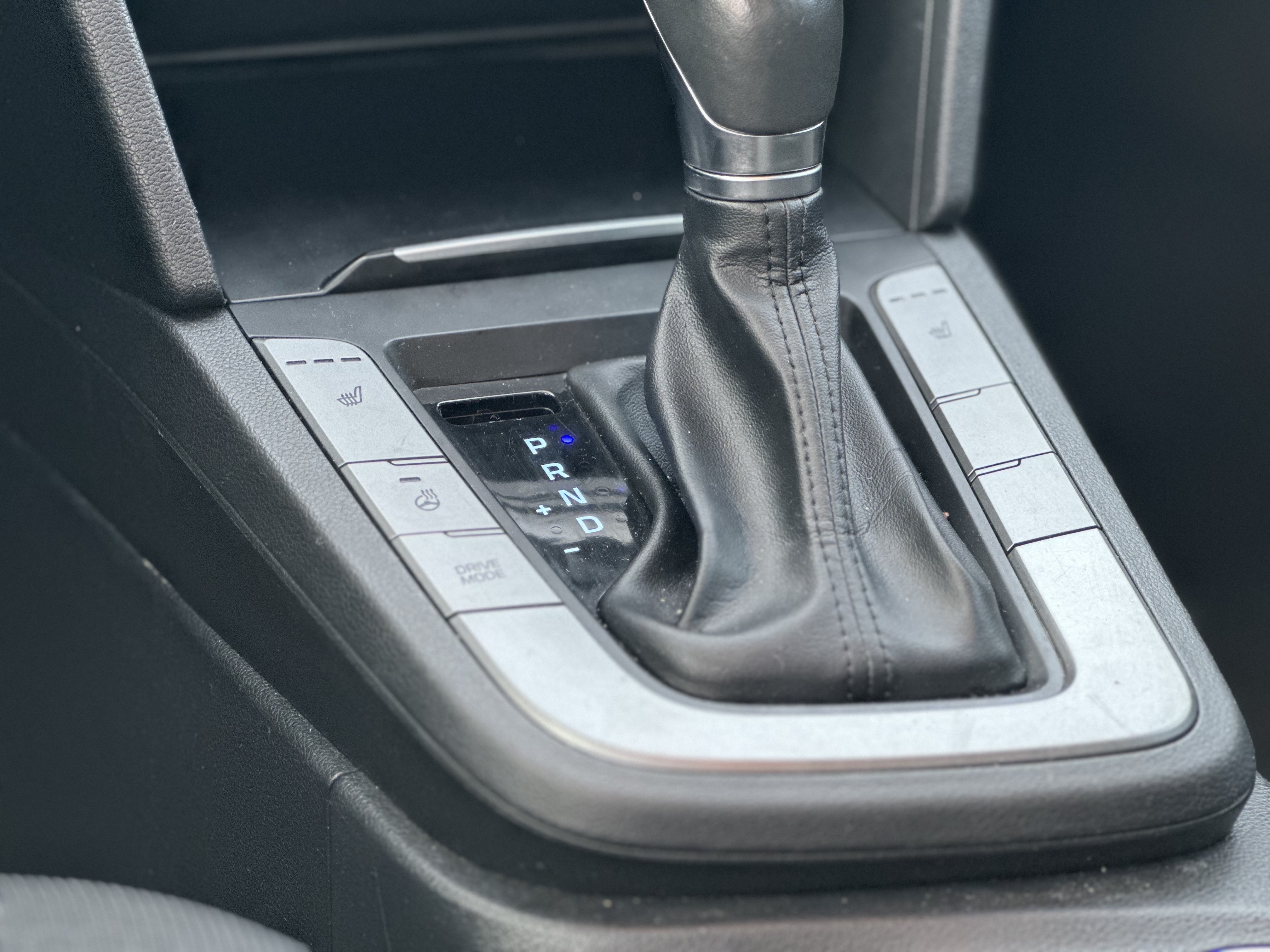 /ontarioqualitymotorsltd/2017-Hyundai-Elantra-6599947114940177.jpg