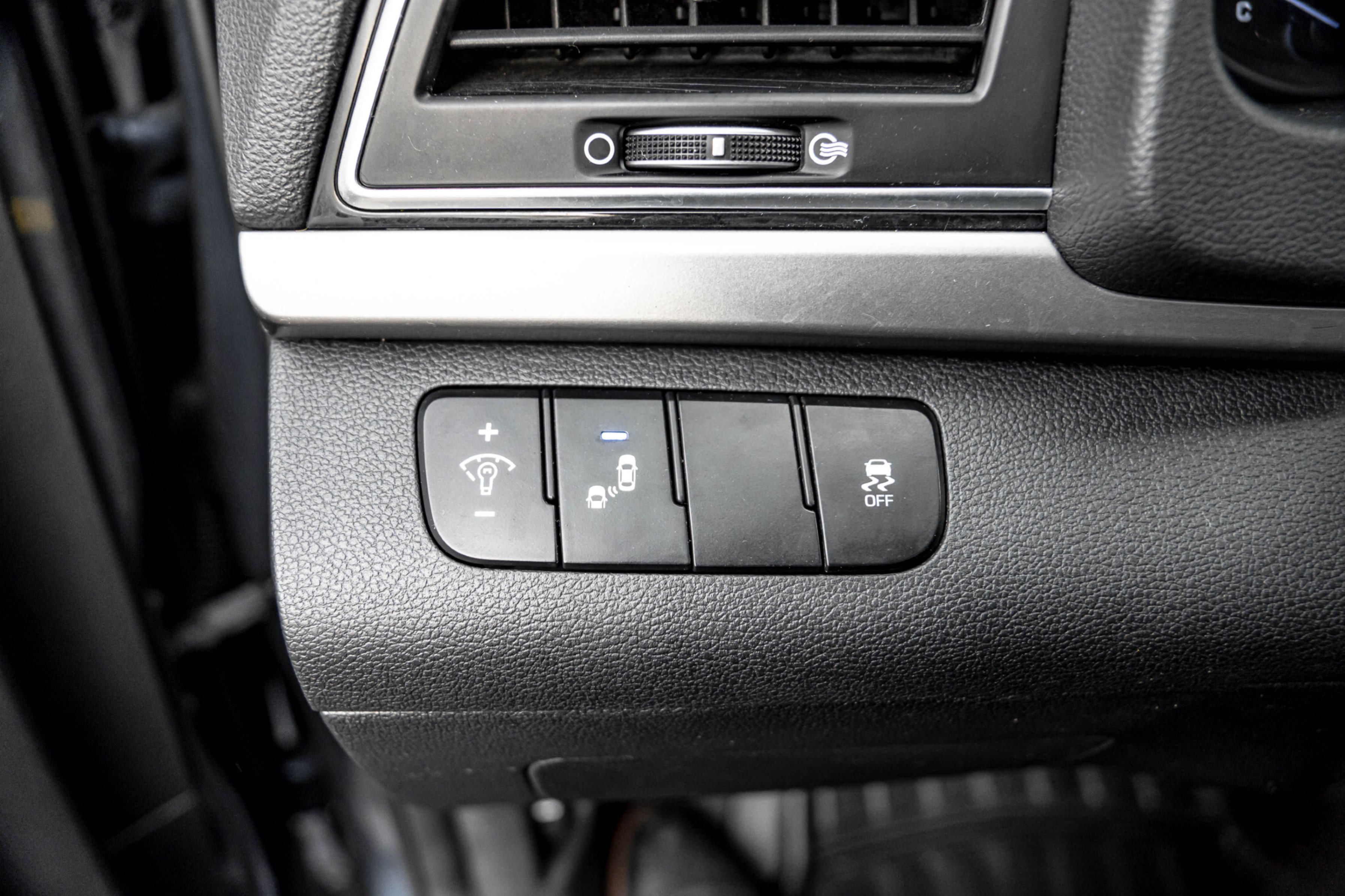 /ontarioqualitymotorsltd/2017-Hyundai-Elantra-6662867138721669.jpg