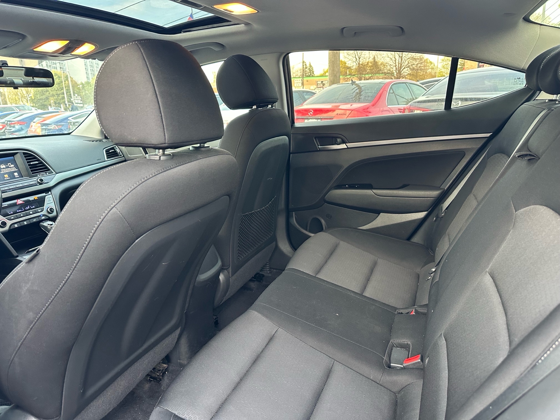 /ontarioqualitymotorsltd/2017-Hyundai-Elantra-9437325396496388.jpg