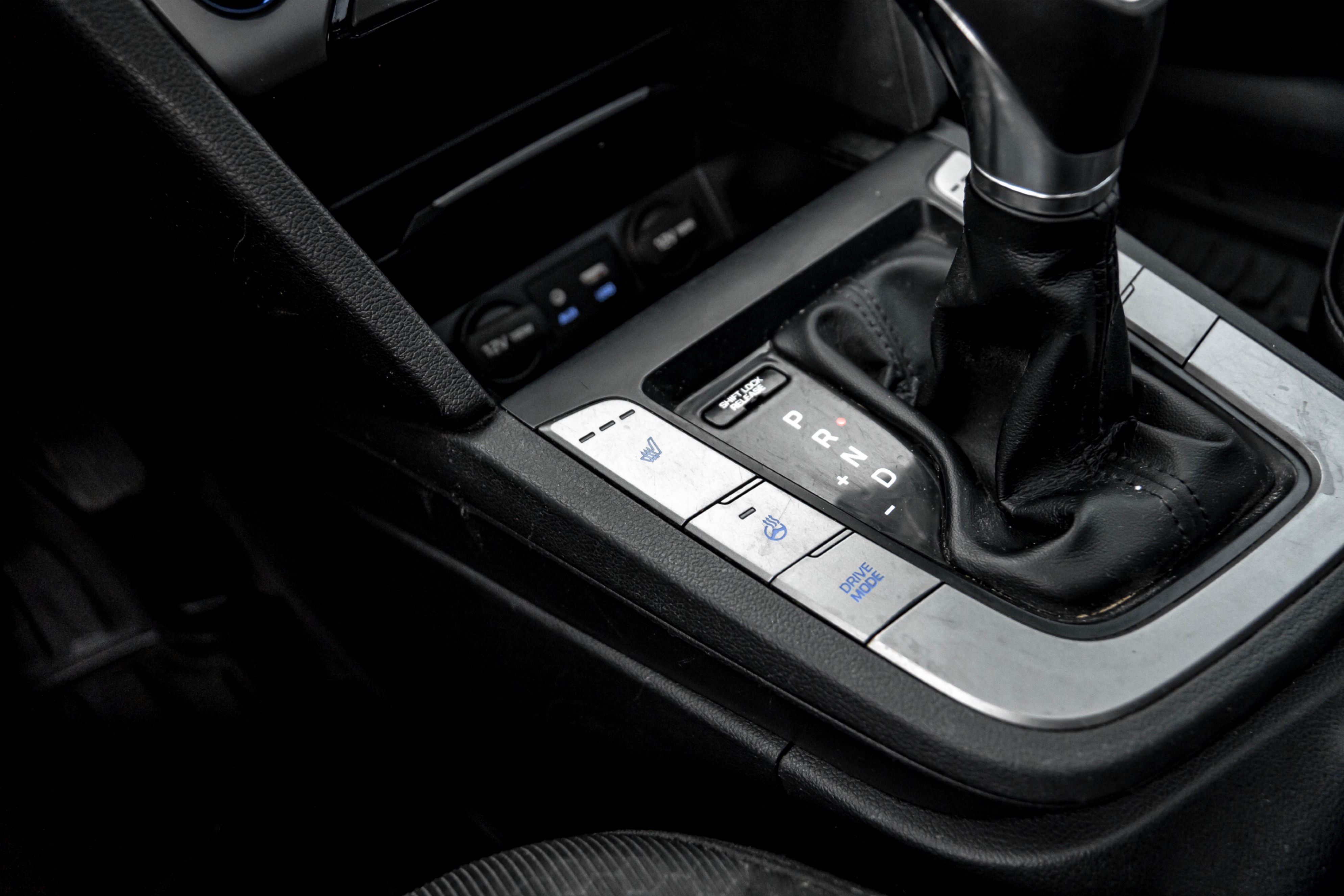 /ontarioqualitymotorsltd/2017-Hyundai-Elantra-9518661849374228.jpg