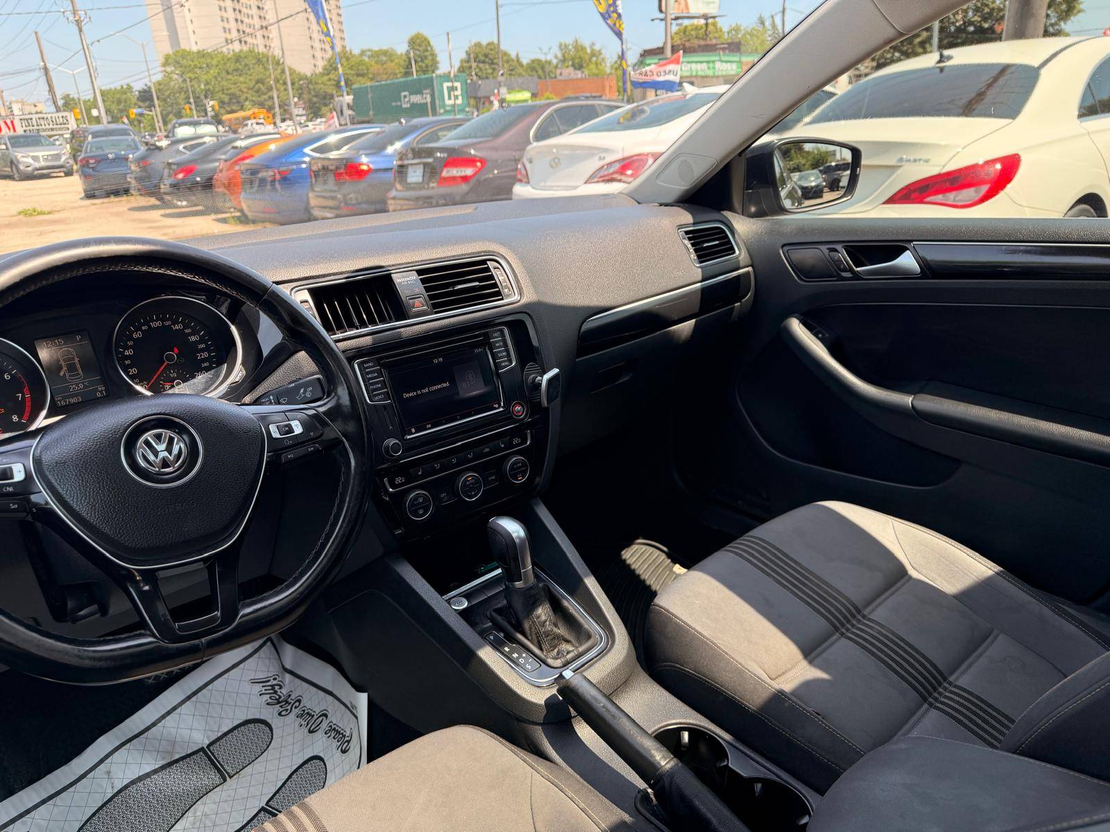 /ontarioqualitymotorsltd/2017-Volkswagen-JettaSedan-500550303909844.jpg