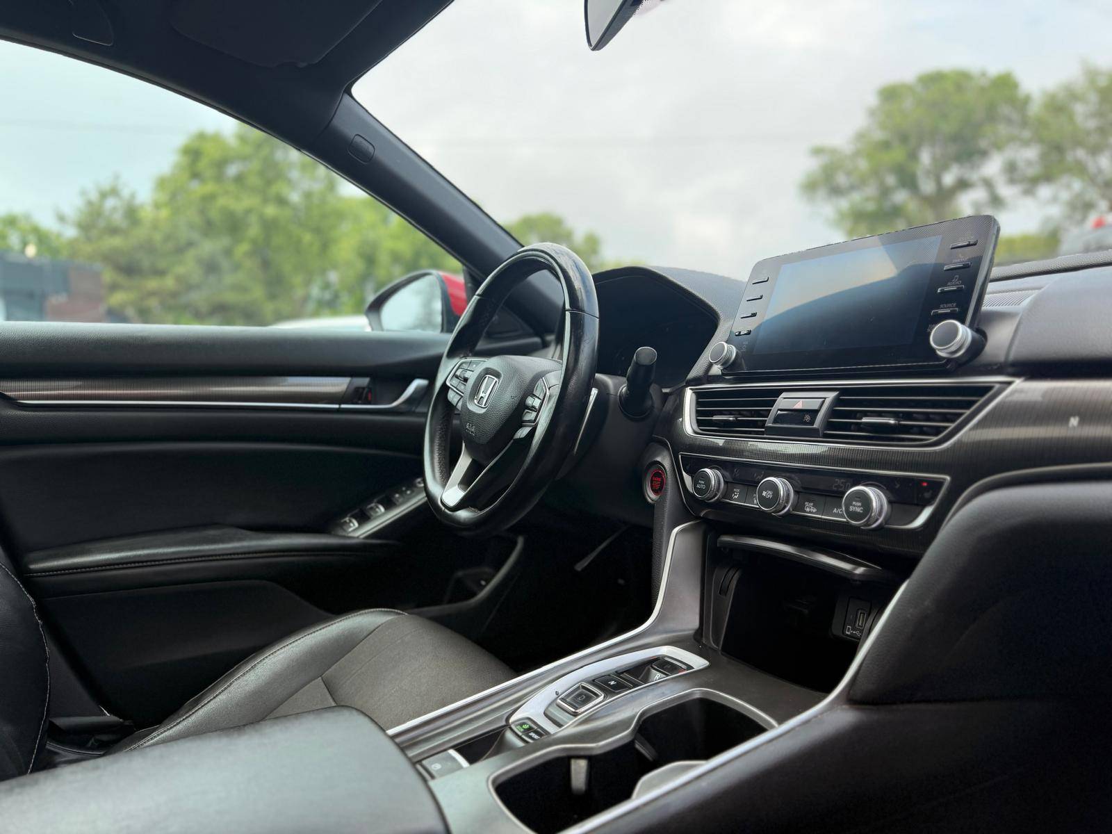 /ontarioqualitymotorsltd/2018-Honda-Accord-7547531033513772.jpg