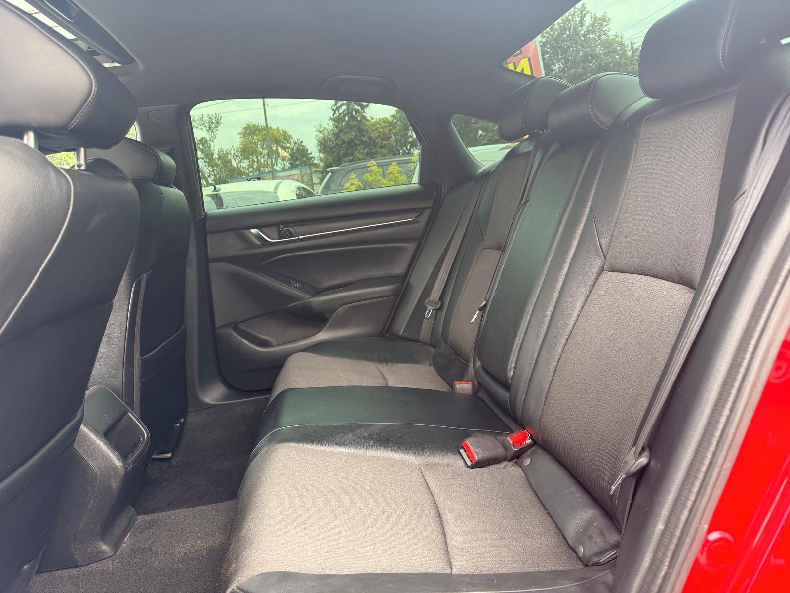 /ontarioqualitymotorsltd/2018-Honda-Accord-8954275835374559.jpg