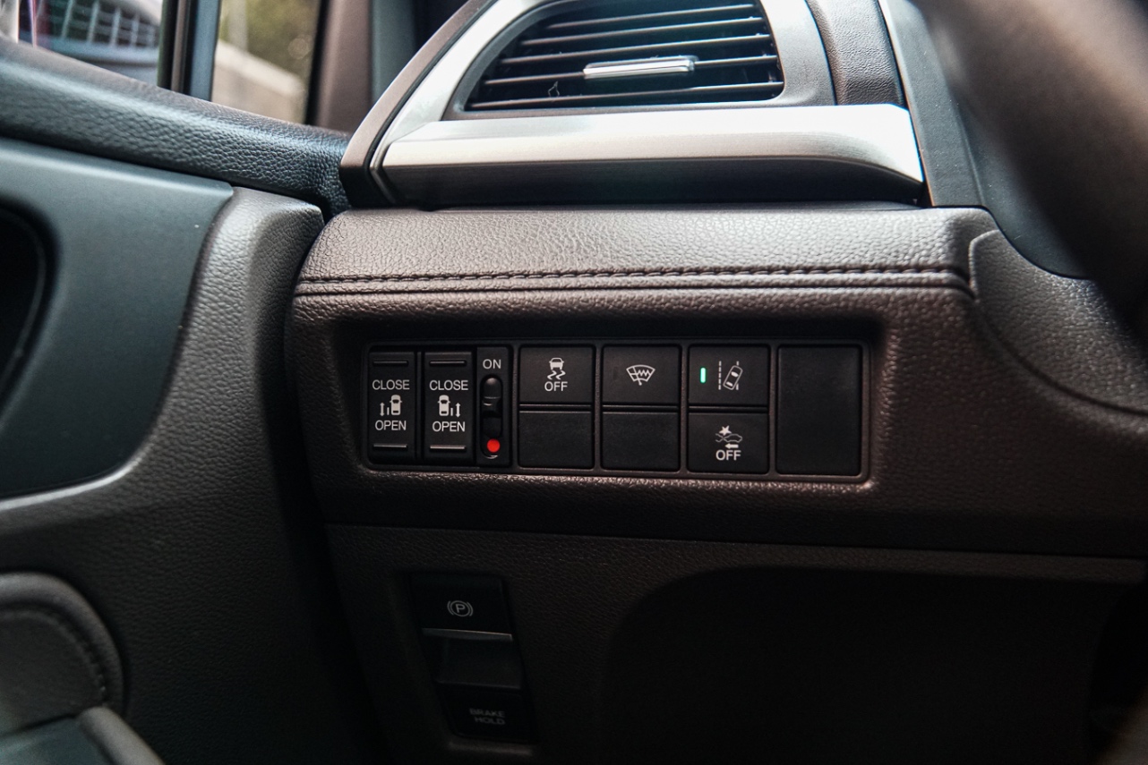 /ontarioqualitymotorsltd/2018-Honda-Odyssey-10906305469075206.jpg