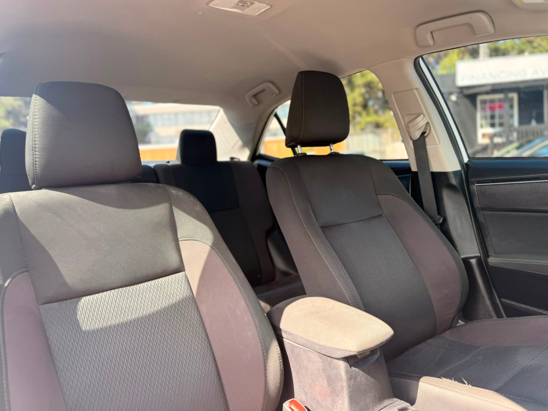 /ontarioqualitymotorsltd/2018-Toyota-Corolla-08691797523732636.jpg