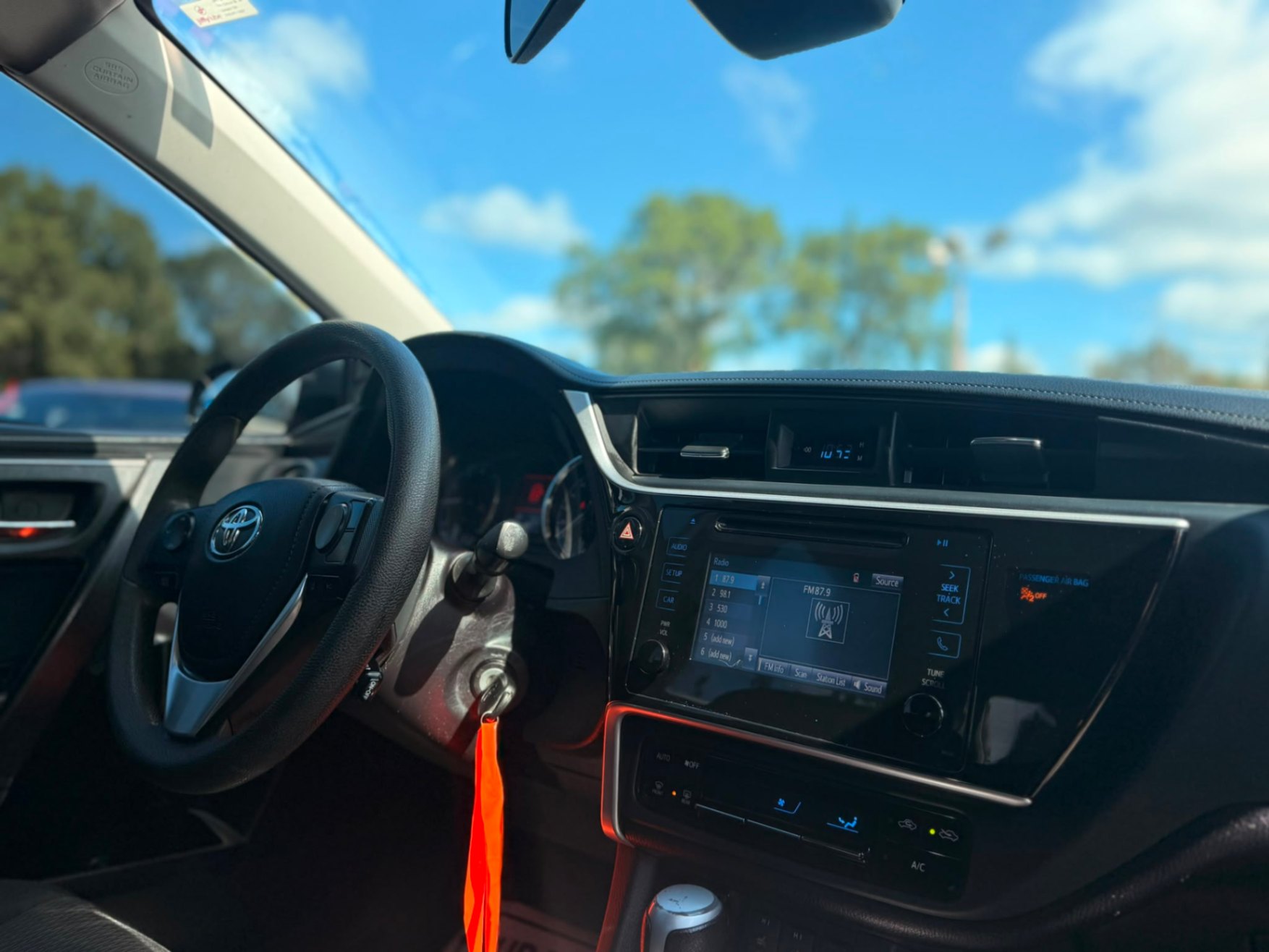 /ontarioqualitymotorsltd/2018-Toyota-Corolla-2779277448658155.jpg