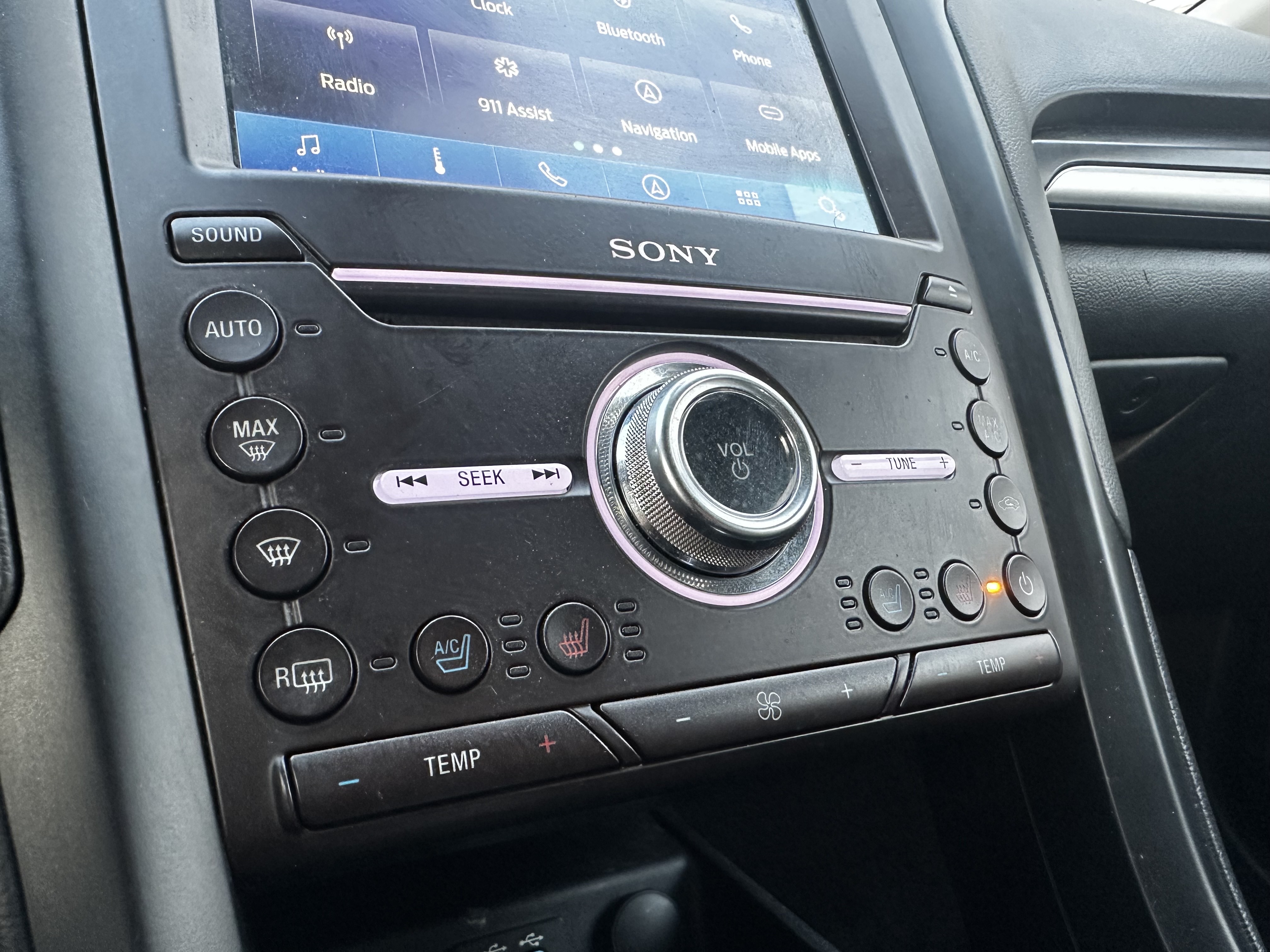 /ontarioqualitymotorsltd/2020-Ford-FusionEnergi-1025715332023982.jpg