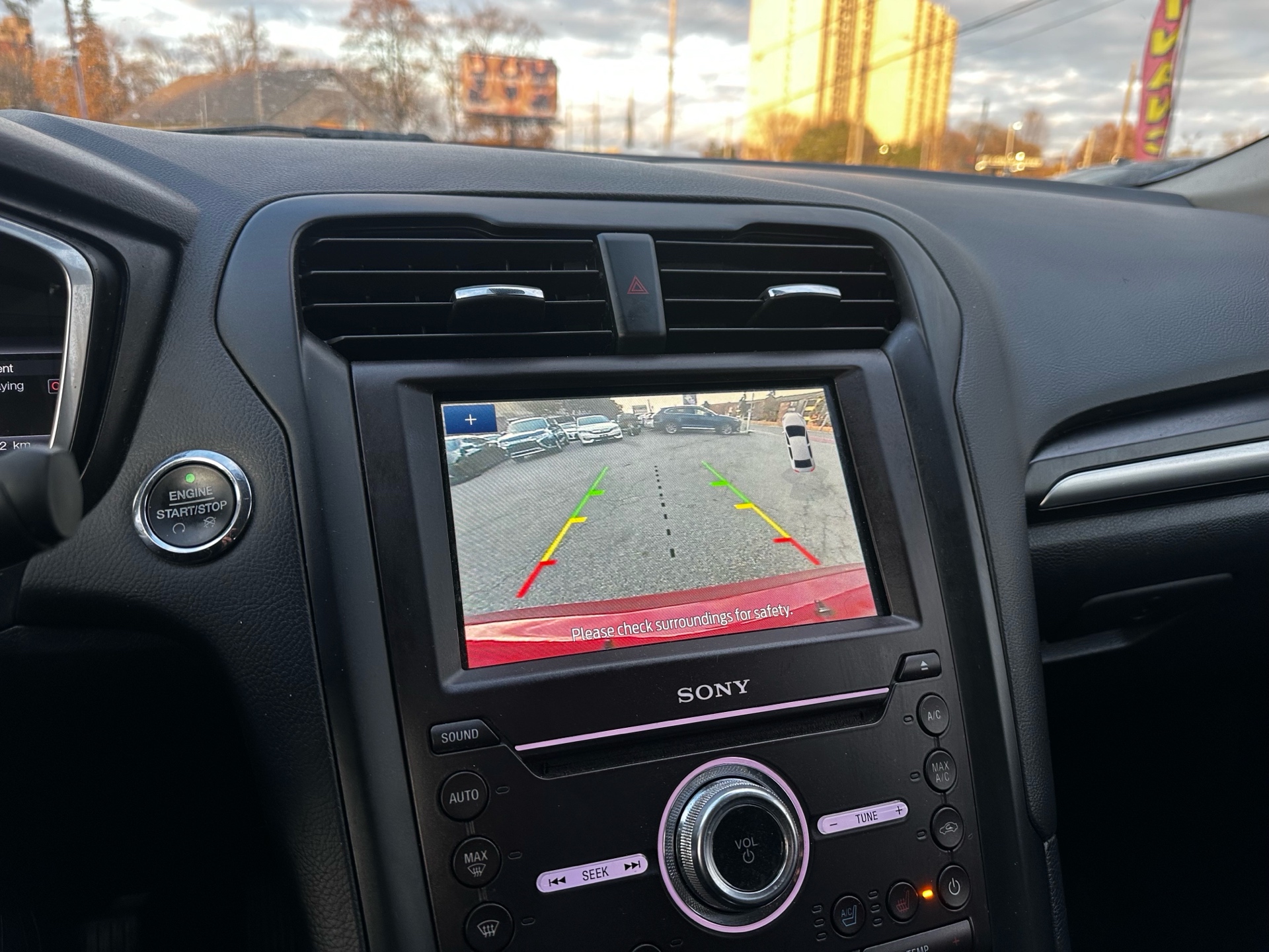 /ontarioqualitymotorsltd/2020-Ford-FusionEnergi-35949049285654877.jpg