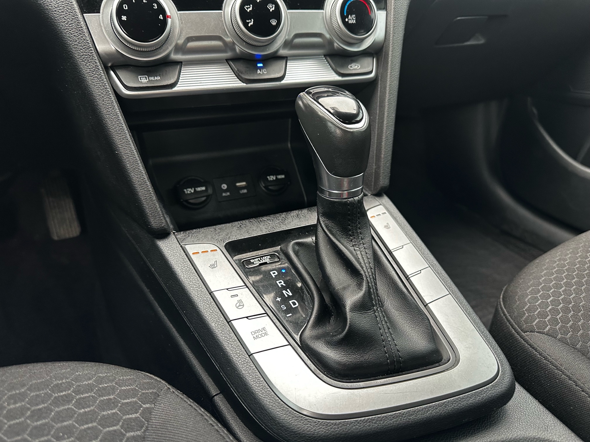 /ontarioqualitymotorsltd/2020-Hyundai-Elantra-17431411272457153.jpg