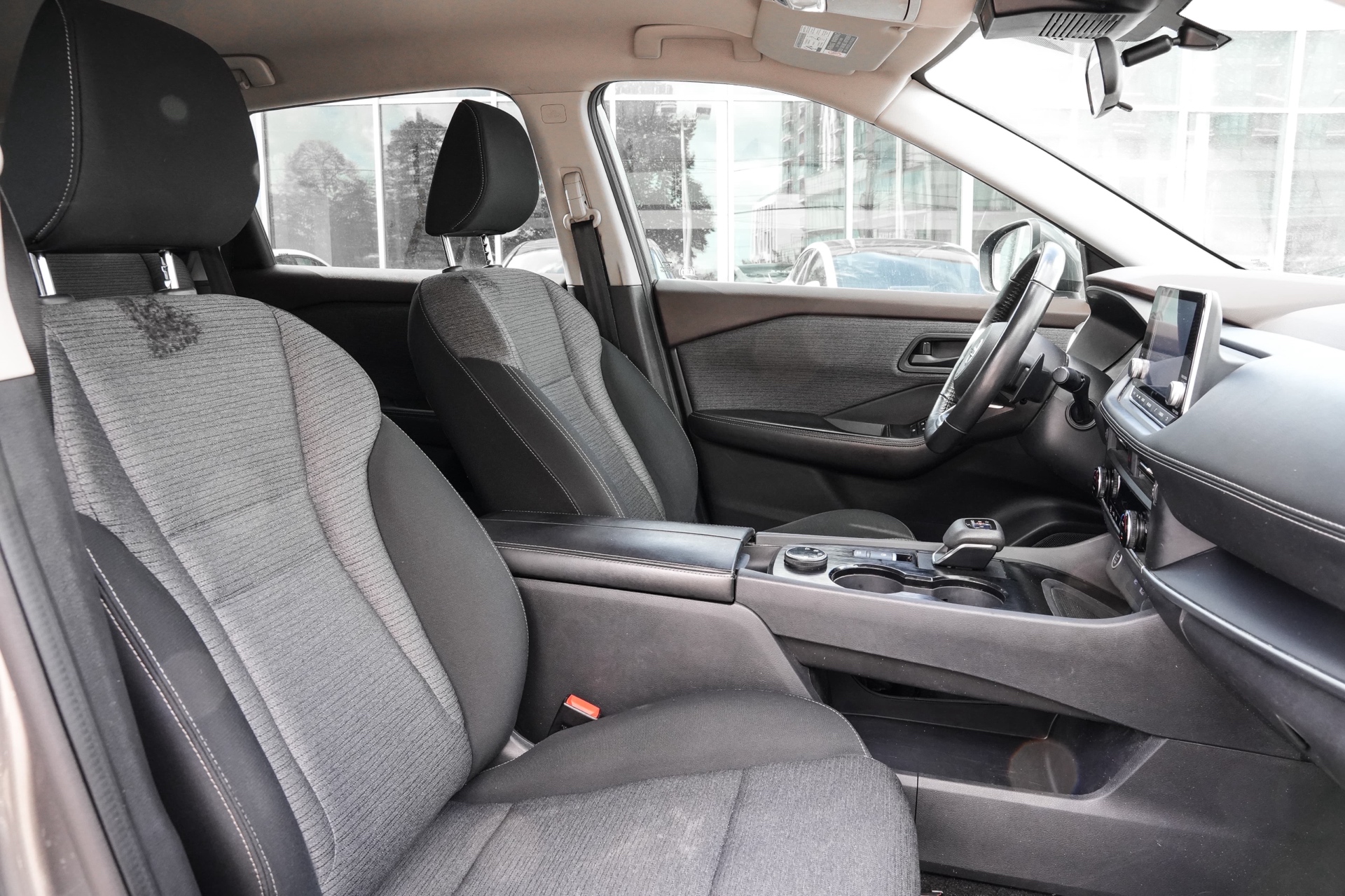 /ontarioqualitymotorsltd/2021-Nissan-Rogue-05041439588389718.jpg