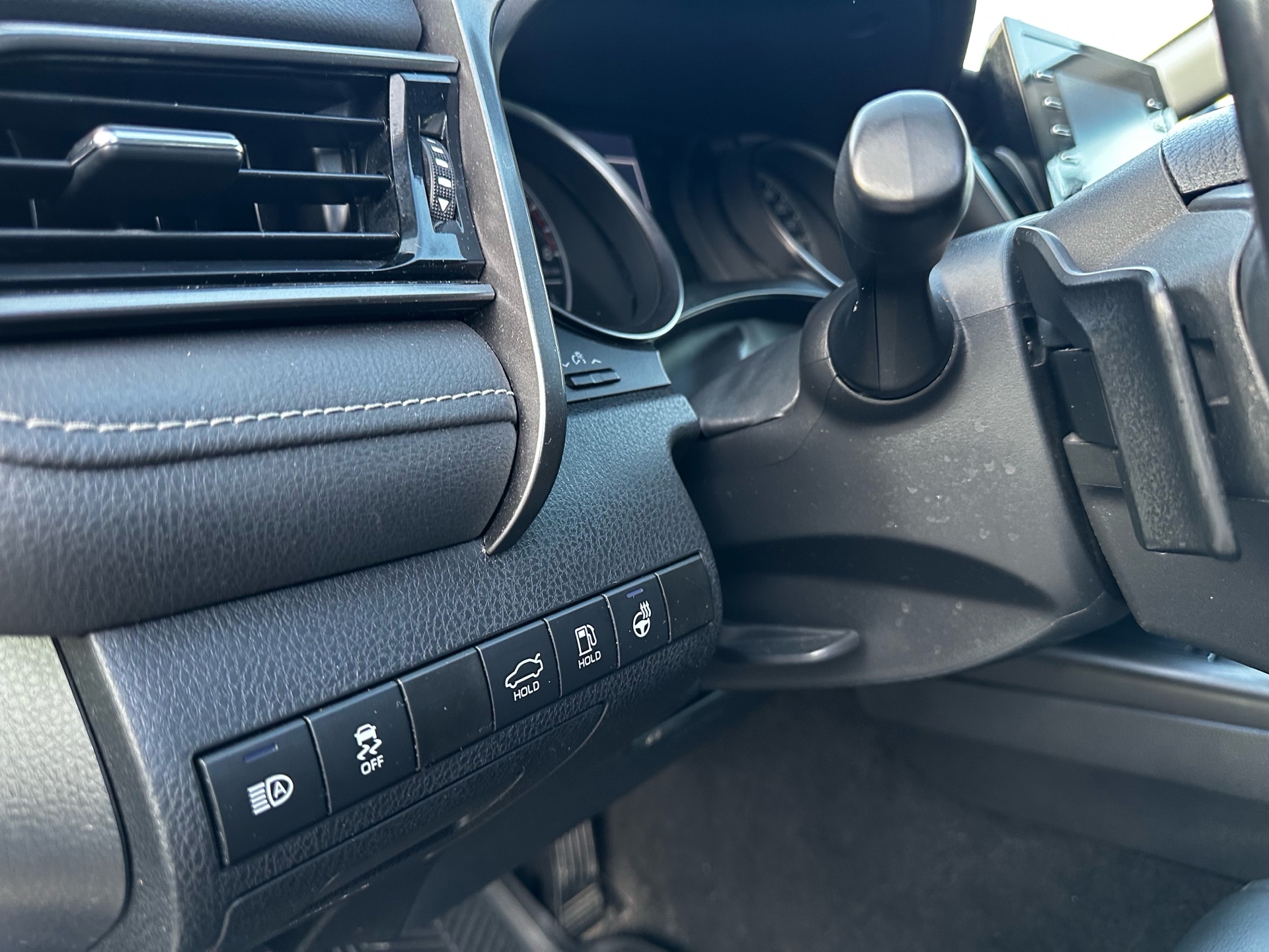 /ontarioqualitymotorsltd/2022-Toyota-Camry-32464327488456957.jpg