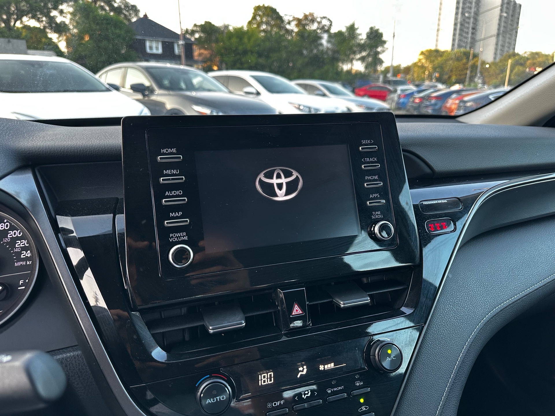/ontarioqualitymotorsltd/2022-Toyota-Camry-626784891483561.jpg