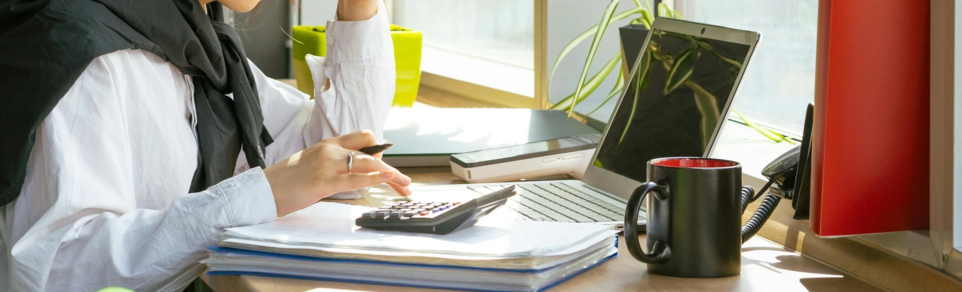 https://hillzcdn.ca/ontarioqualitymotorsltd/9809677863840034-calculator.webp