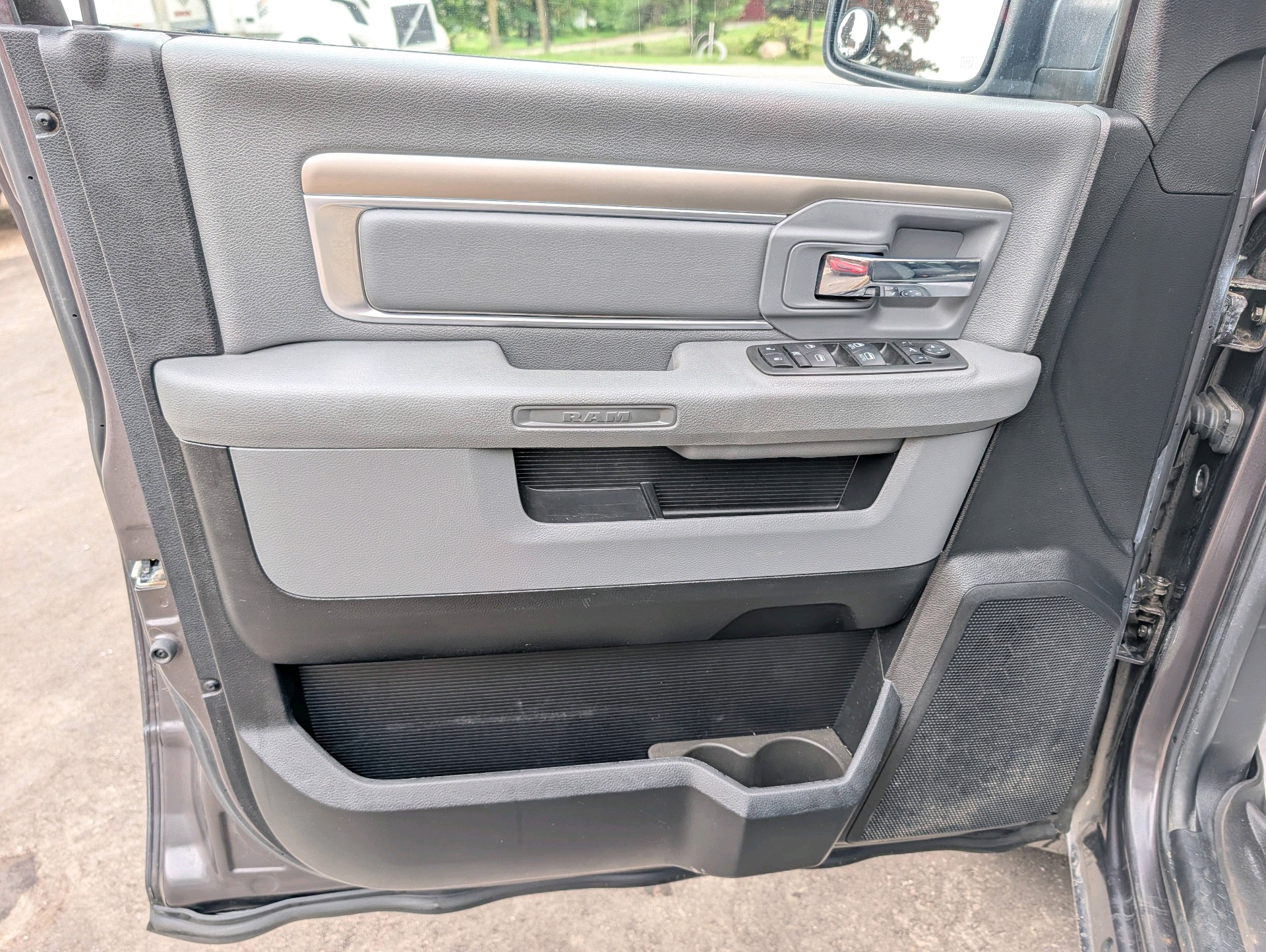 /rahmanmotors/2014-Ram-1500-24348553727993805.jpg