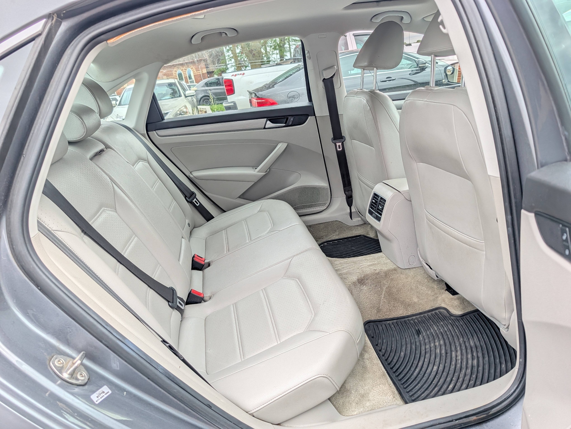 /rahmanmotors/2015-Volkswagen-Passat-040268313302918024.jpg