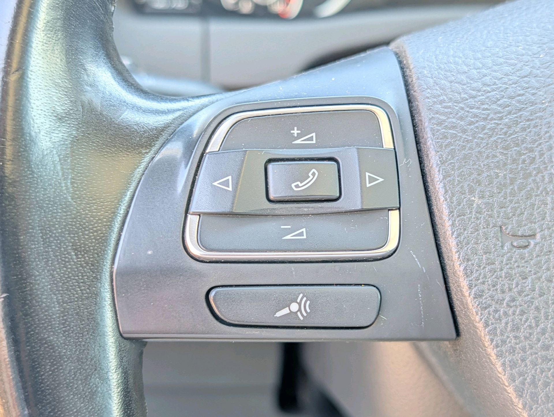 /rahmanmotors/2015-Volkswagen-Tiguan-2504843923325255.jpg