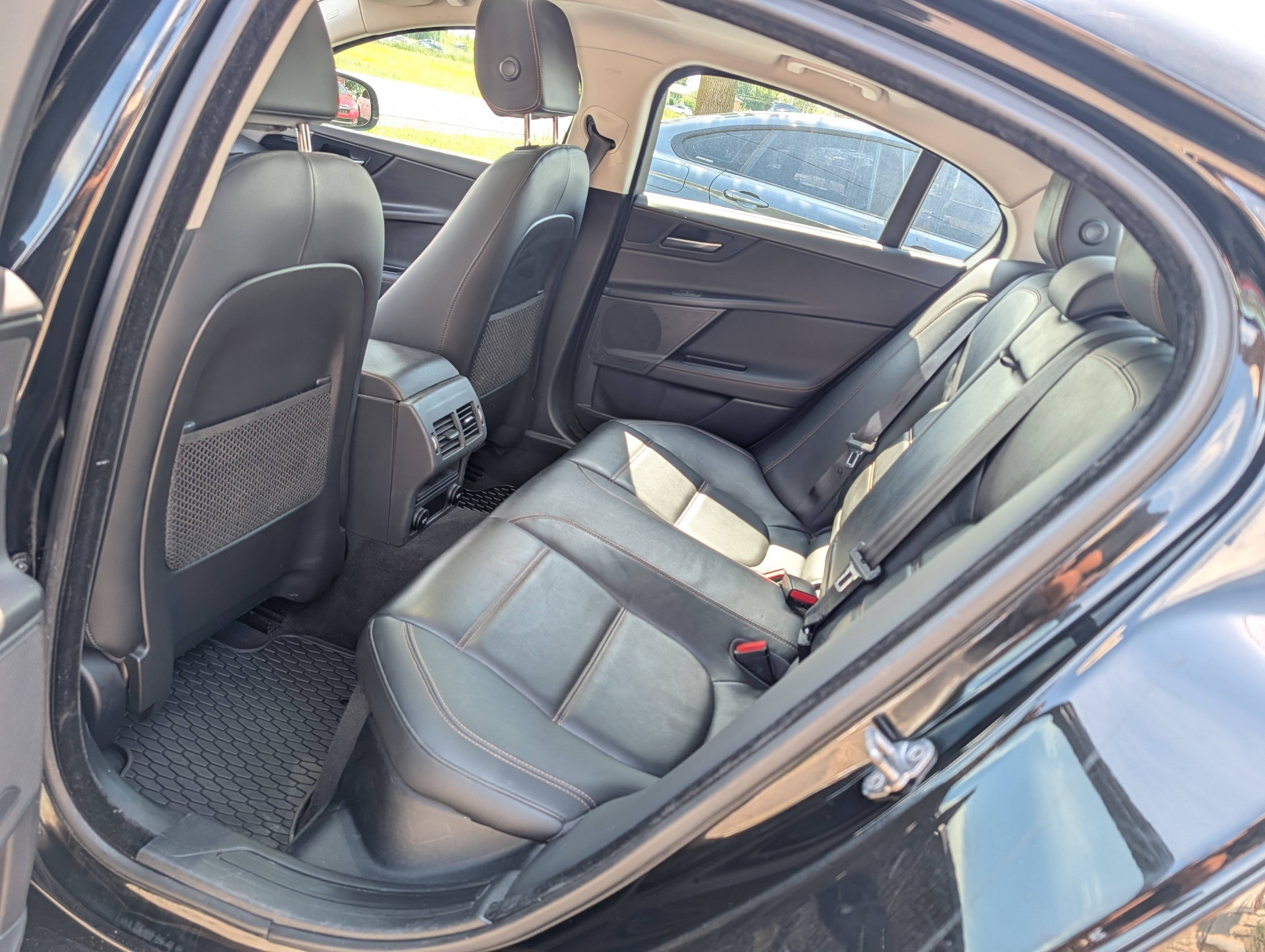 /rahmanmotors/2017-Jaguar-XE-10830211444738702.jpg