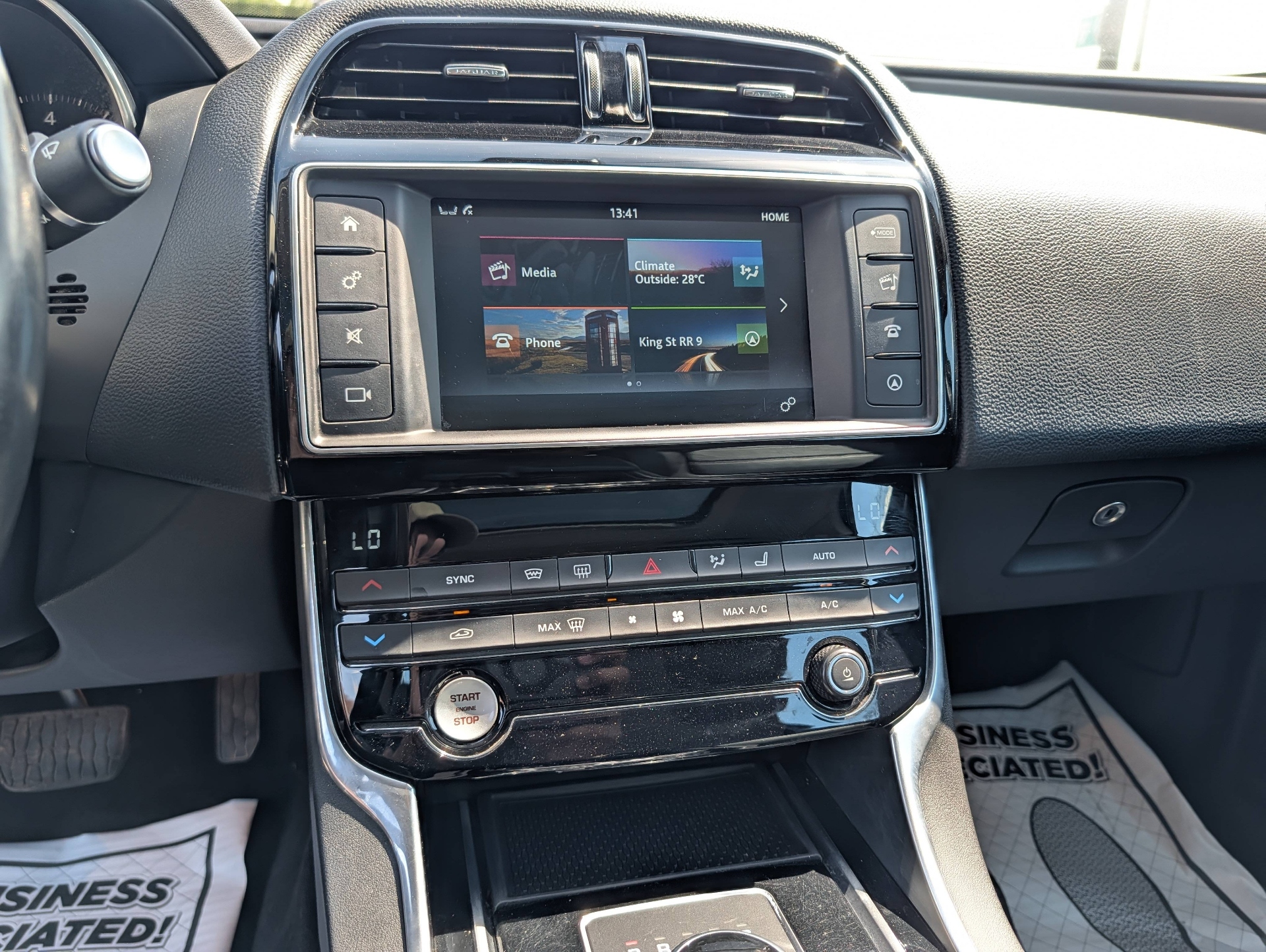 /rahmanmotors/2017-Jaguar-XE-19230365446406972.jpg