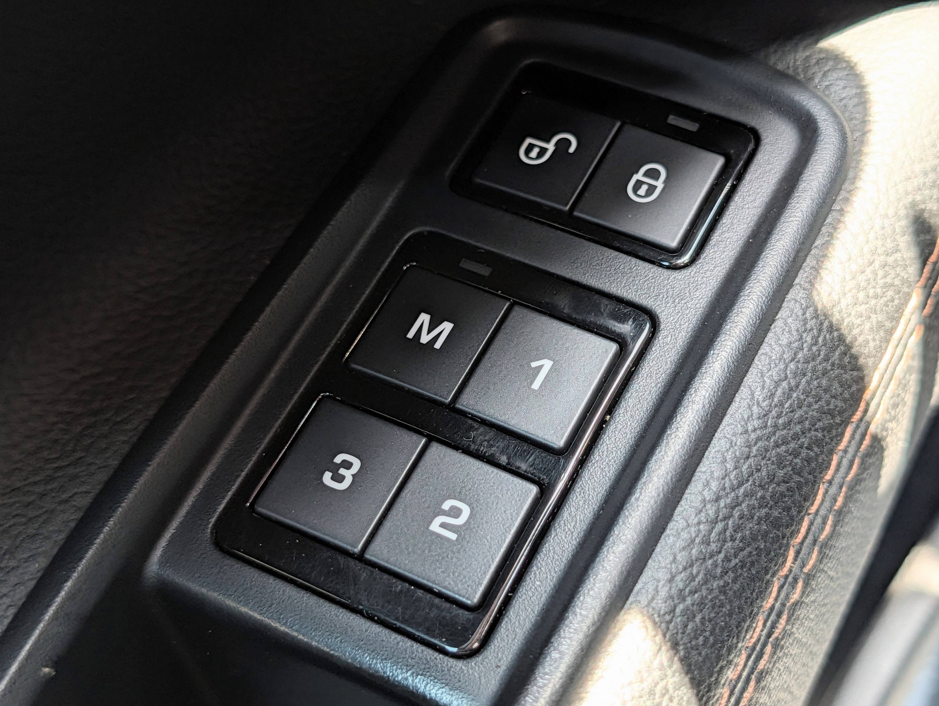 /rahmanmotors/2017-Jaguar-XE-35663053537788225.jpg