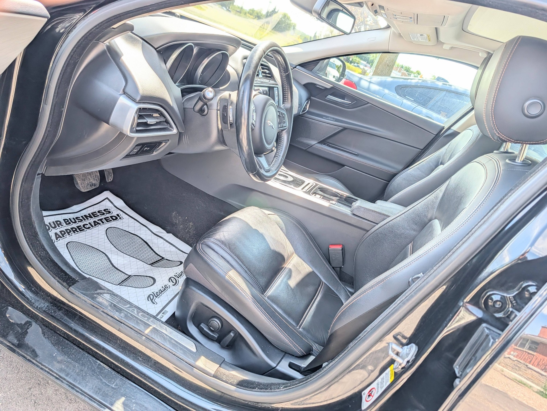 /rahmanmotors/2017-Jaguar-XE-9541749853127557.jpg