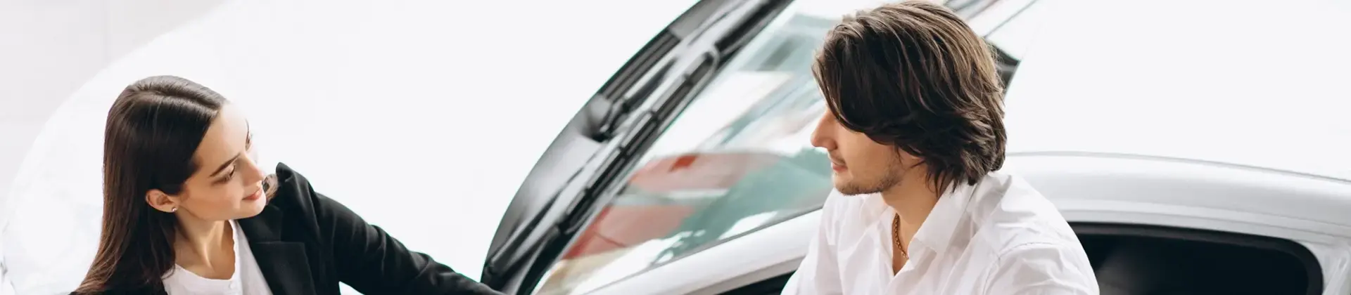 https://hillzcdn.ca/selectiveautolandinc/9793246396208264-Financing_Department.webp
