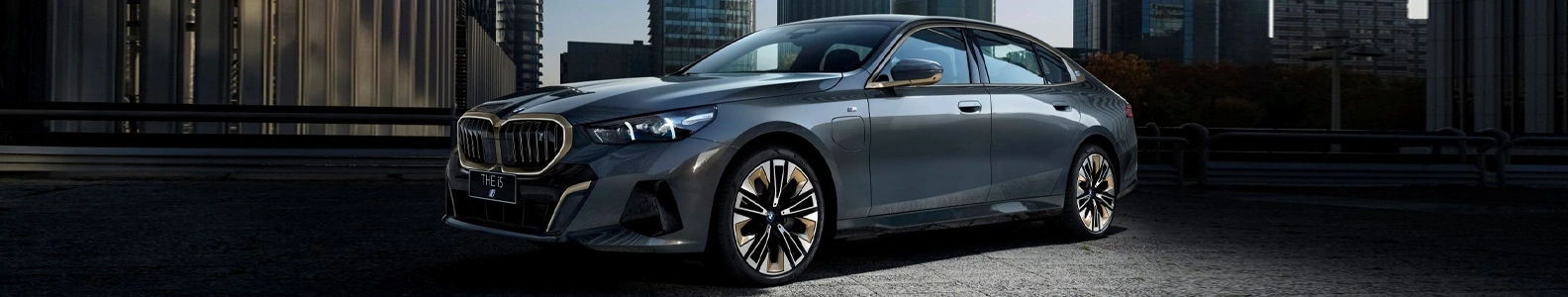 https://hillzcdn.ca/silverlineautosalesltd/34296333415721736-abouUs.webp